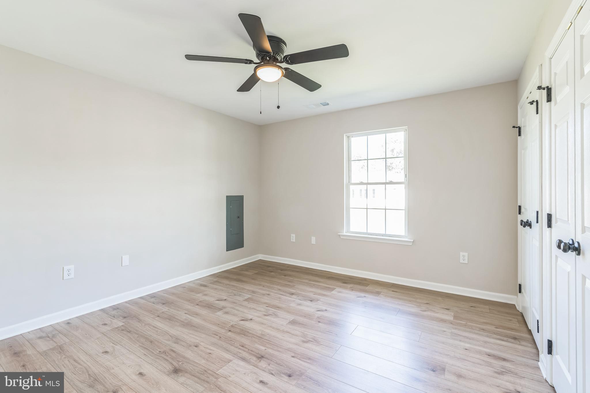 YARDLEY HILLS - Residential