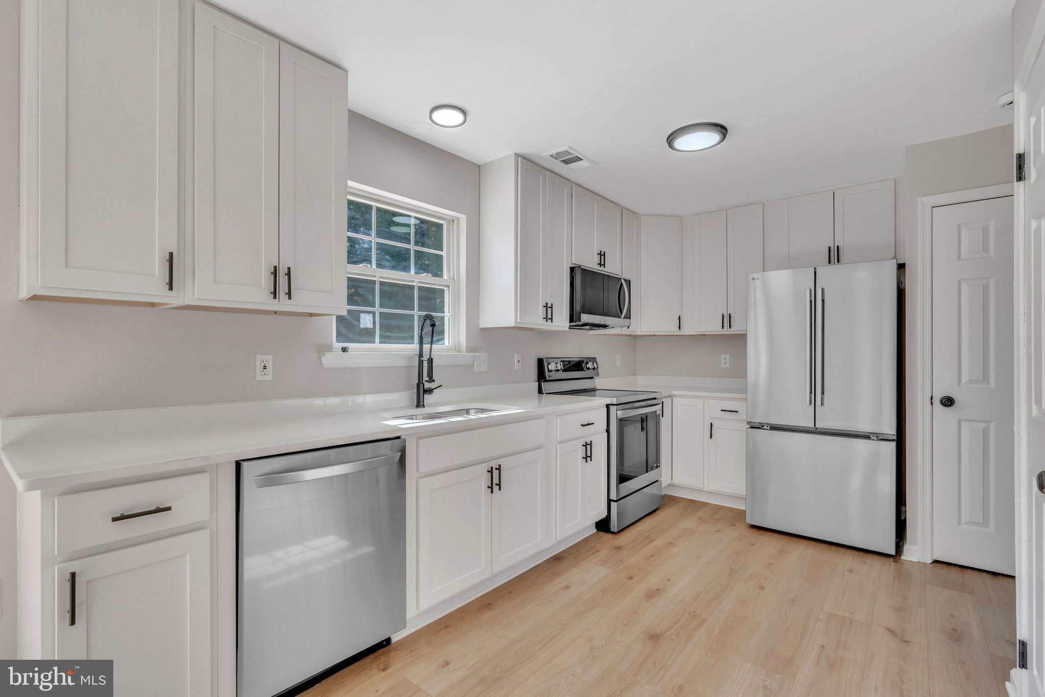 YARDLEY HILLS - Residential