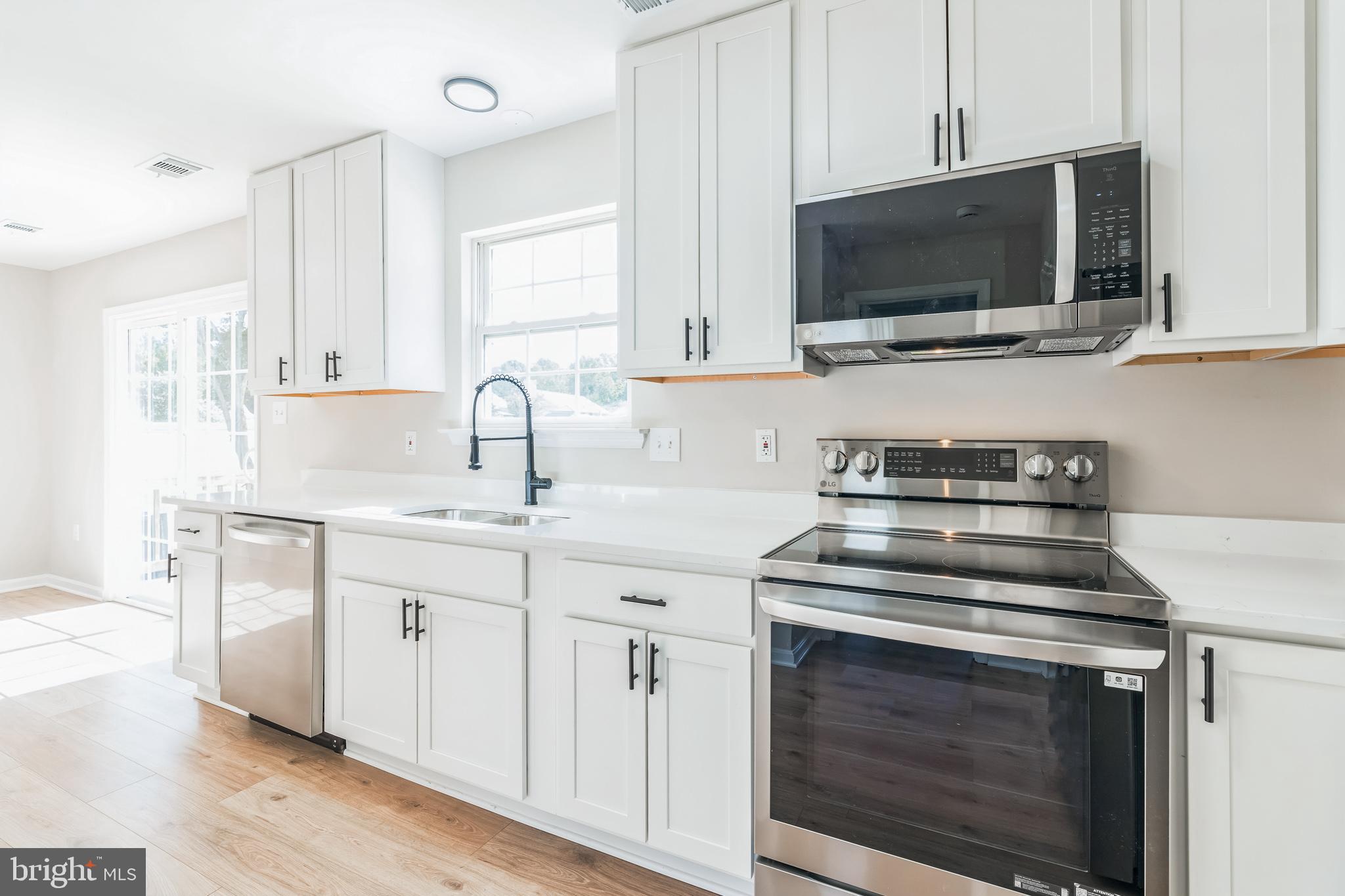 YARDLEY HILLS - Residential