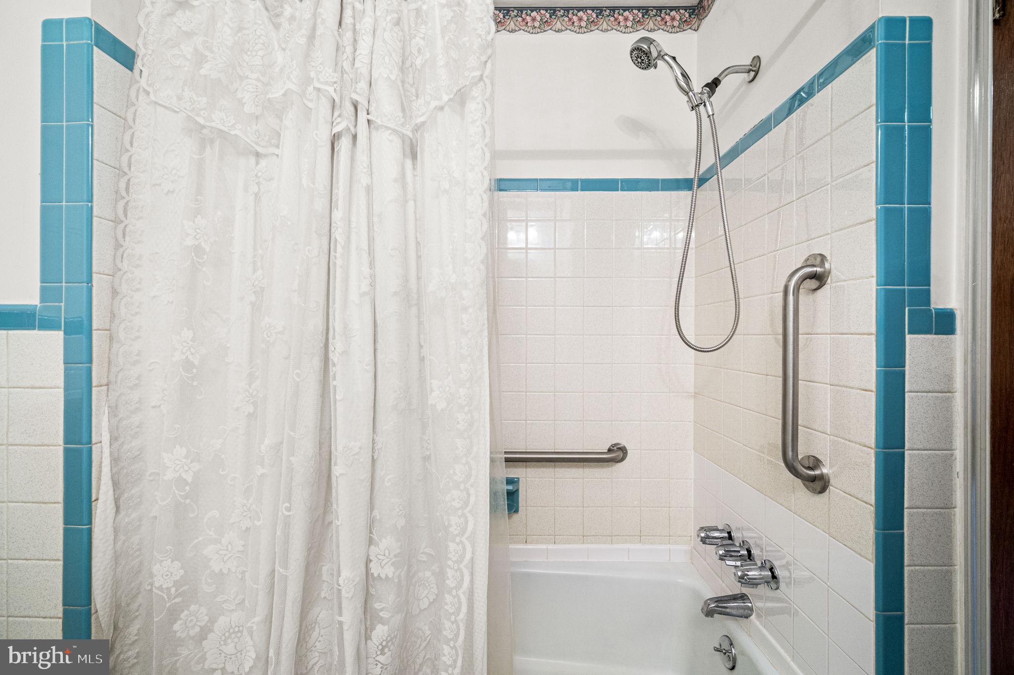 UPLAND VIL - Residential