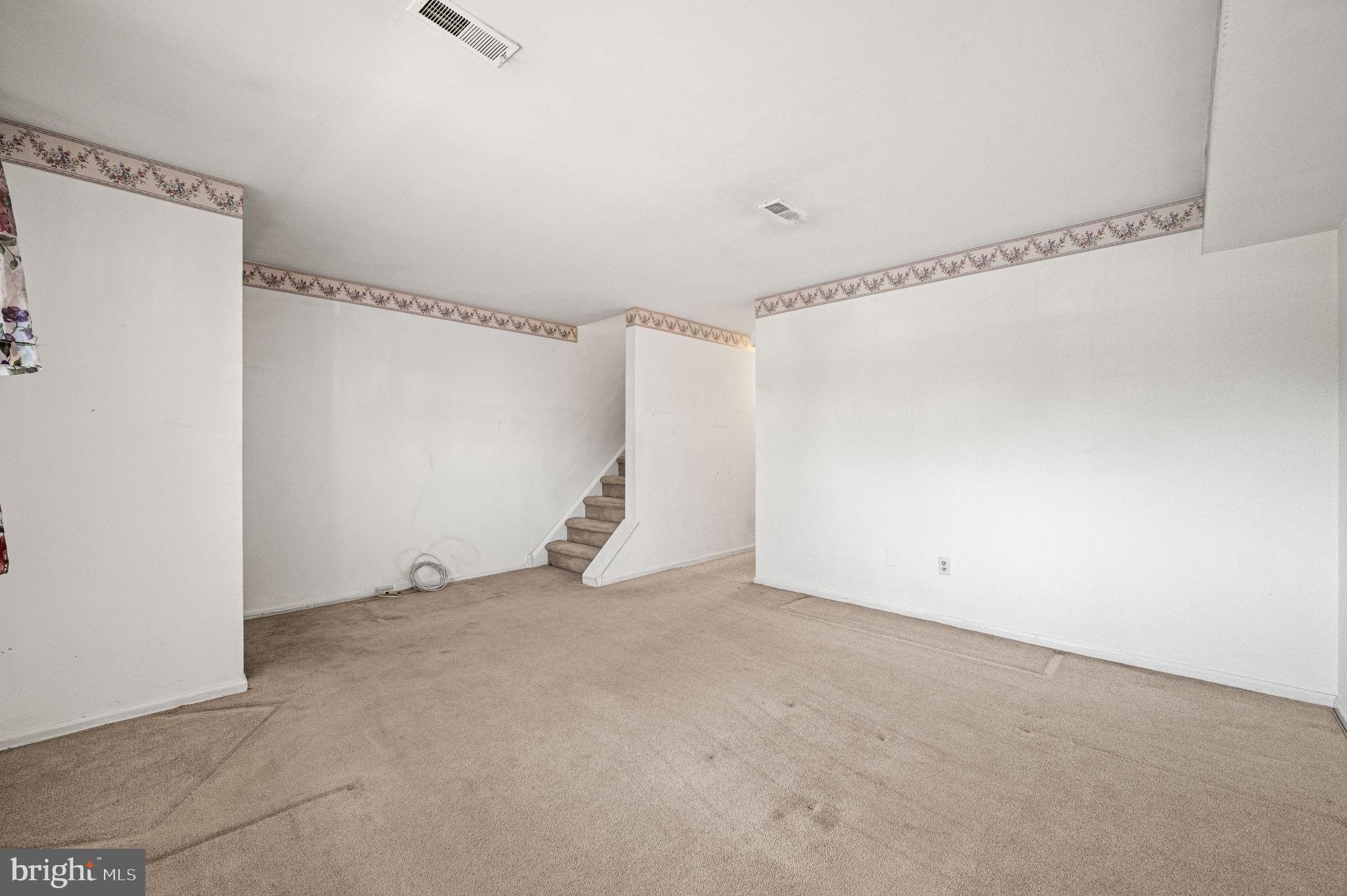 UPLAND VIL - Residential