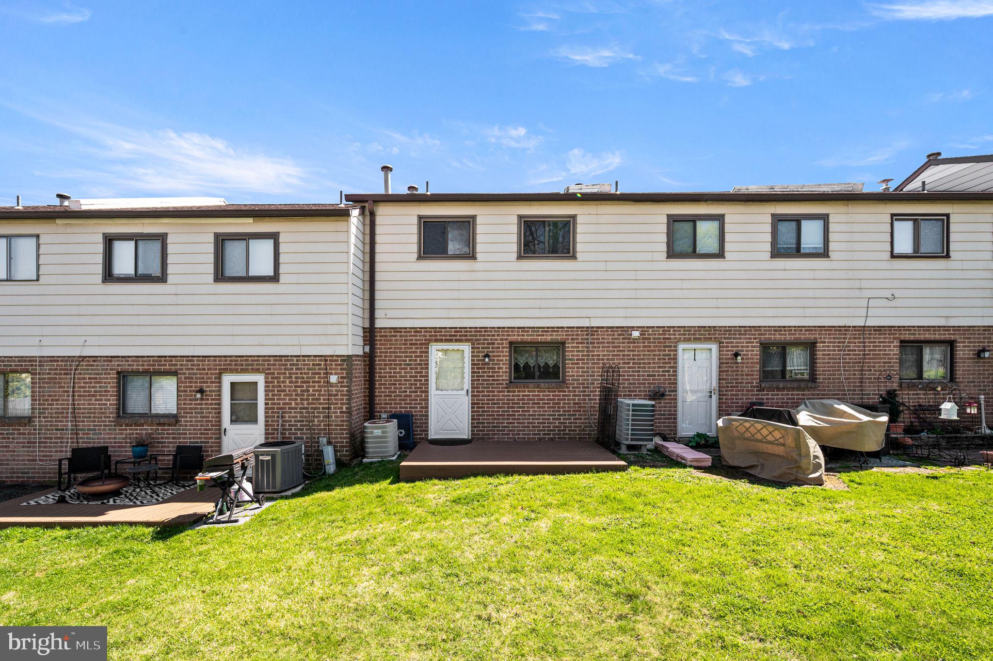 UPLAND VIL - Residential