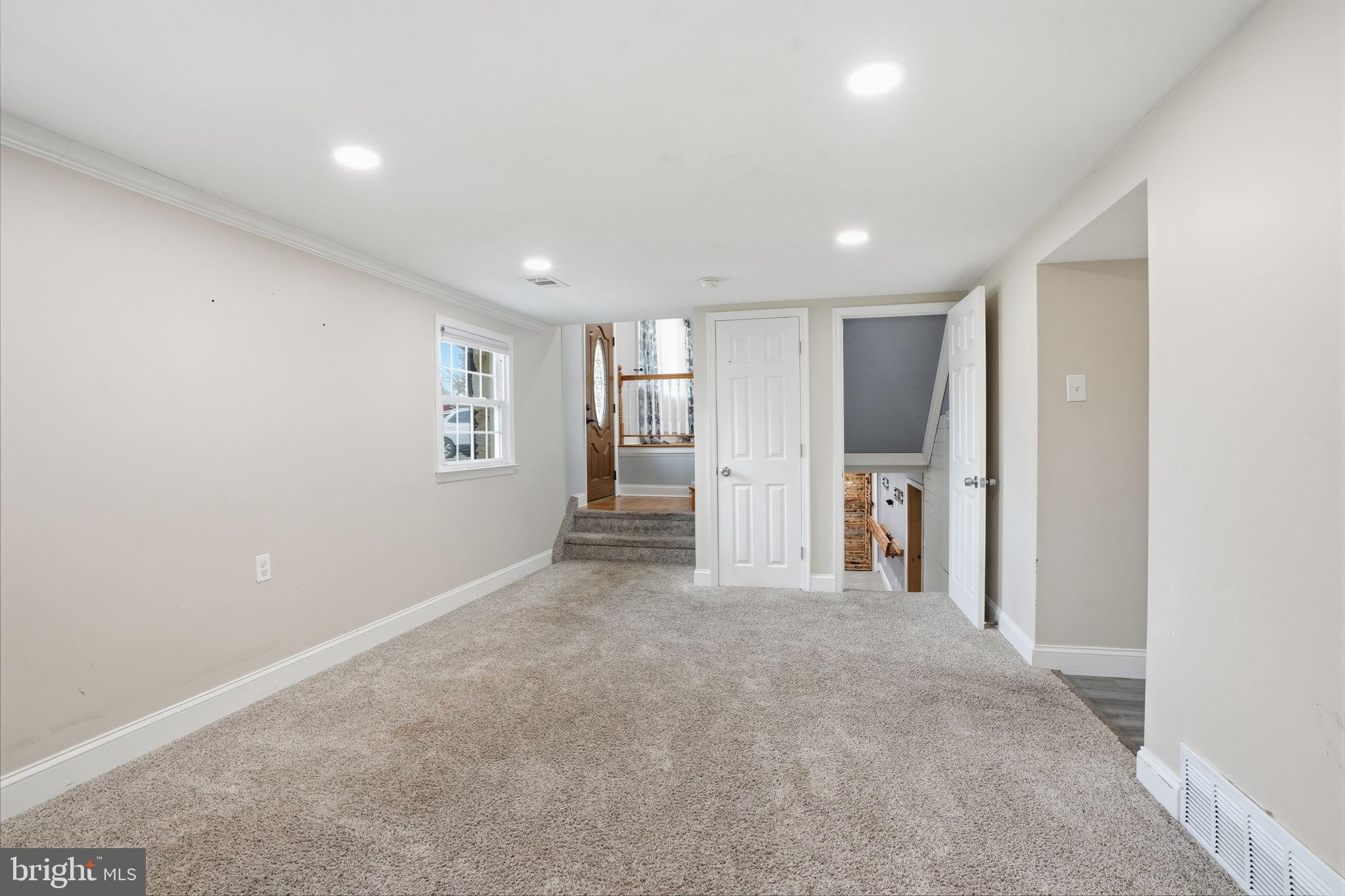 BURGUNDY HILLS - Residential