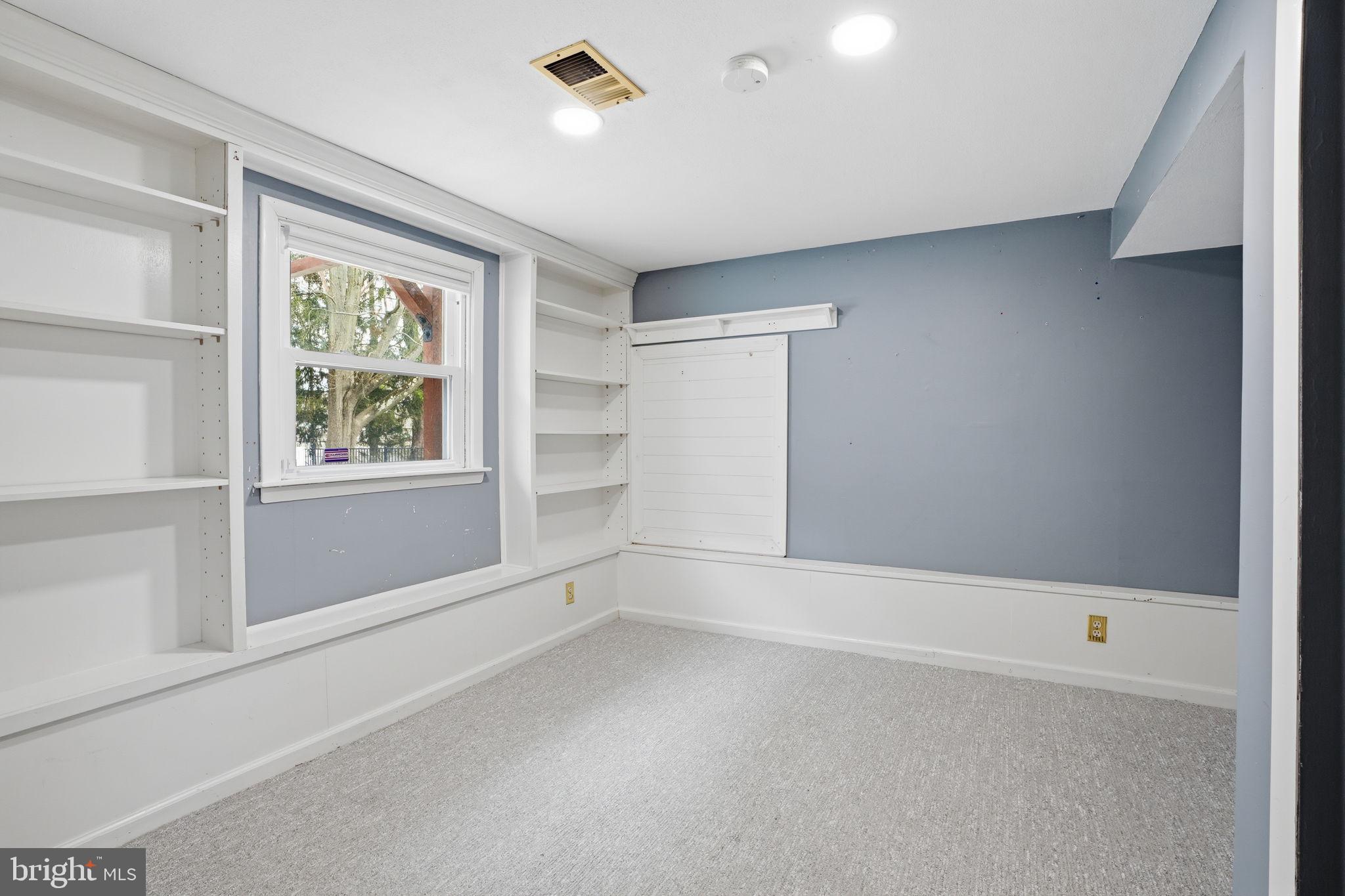 BURGUNDY HILLS - Residential