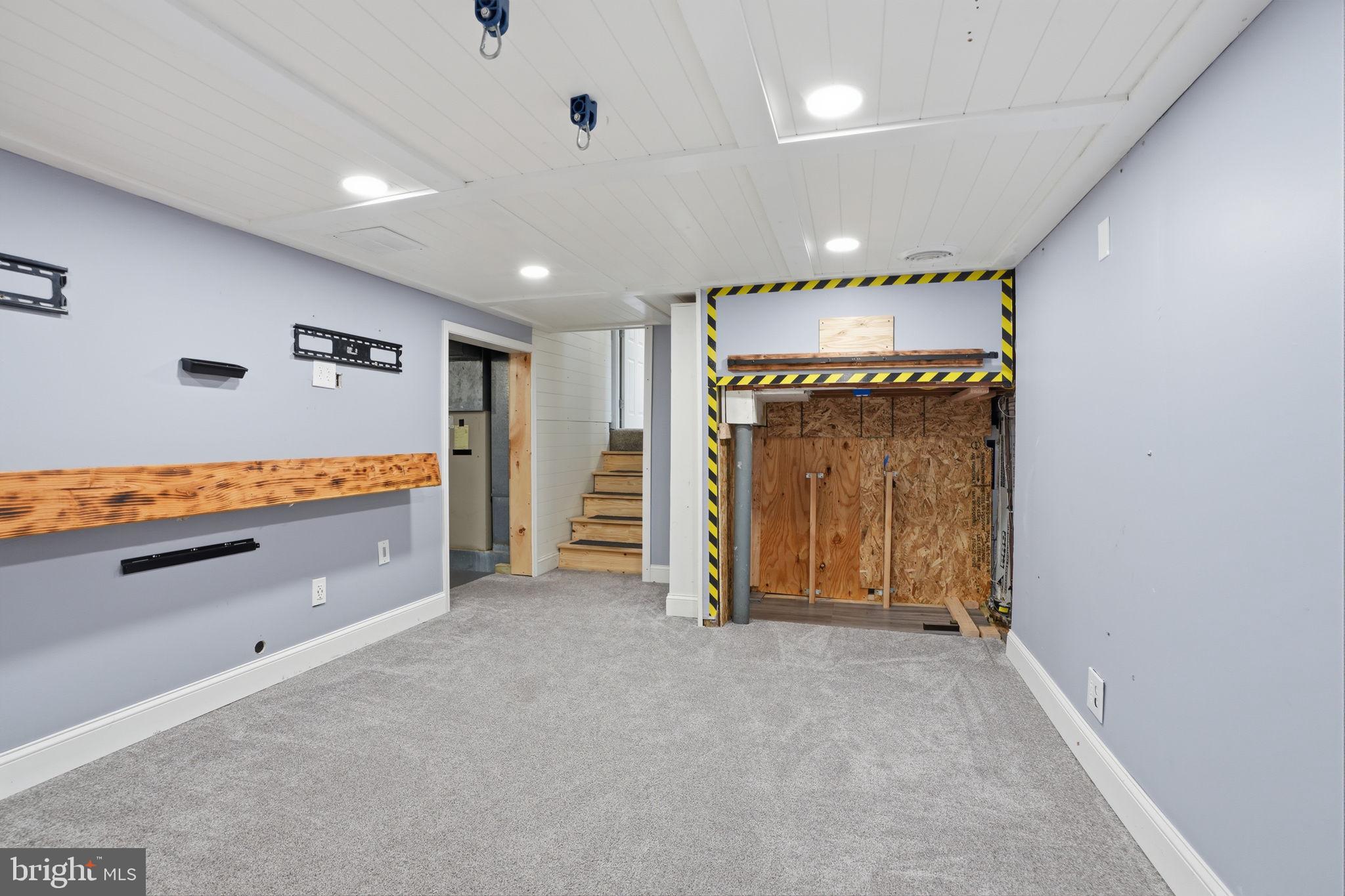 BURGUNDY HILLS - Residential