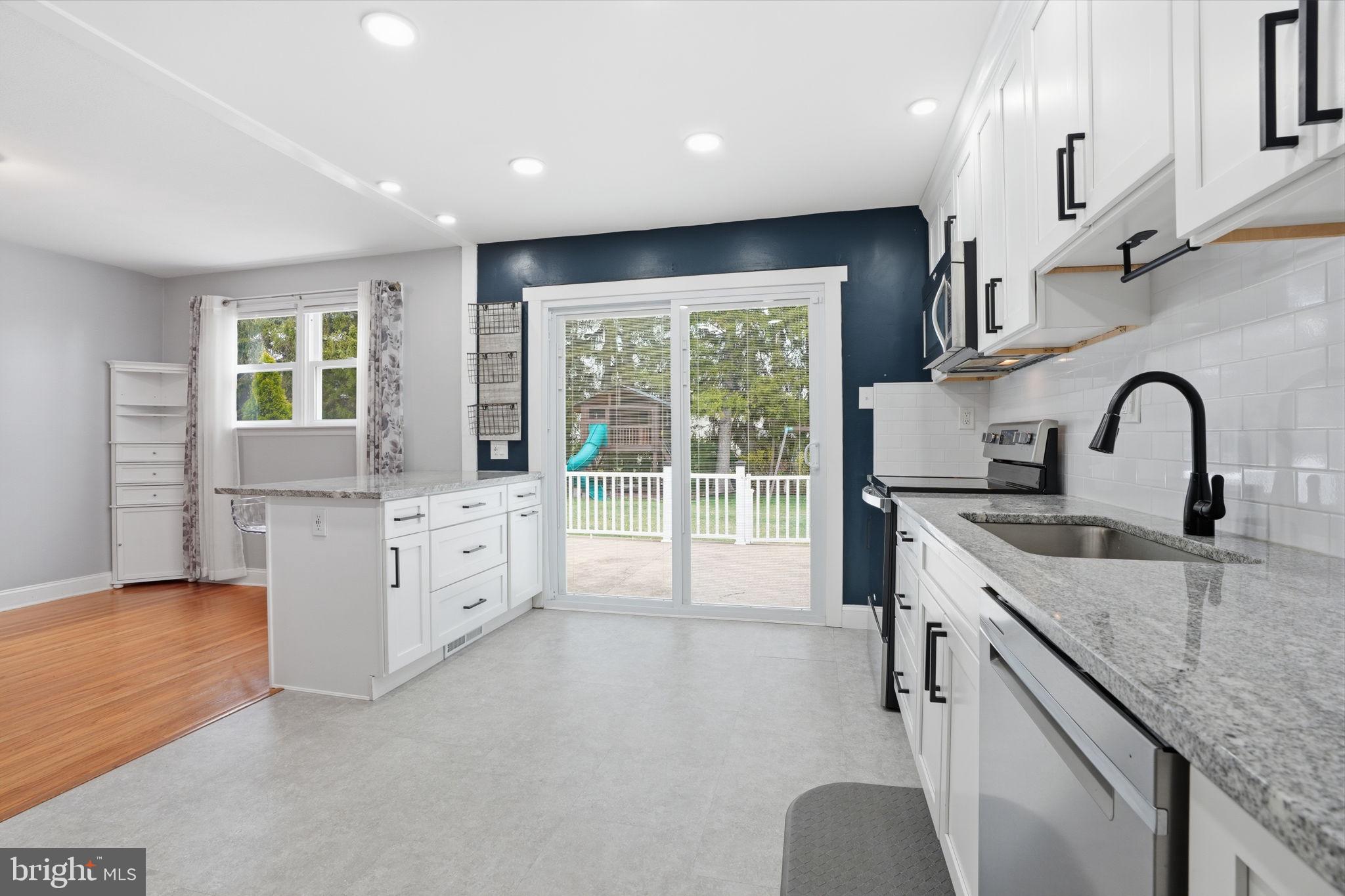 BURGUNDY HILLS - Residential