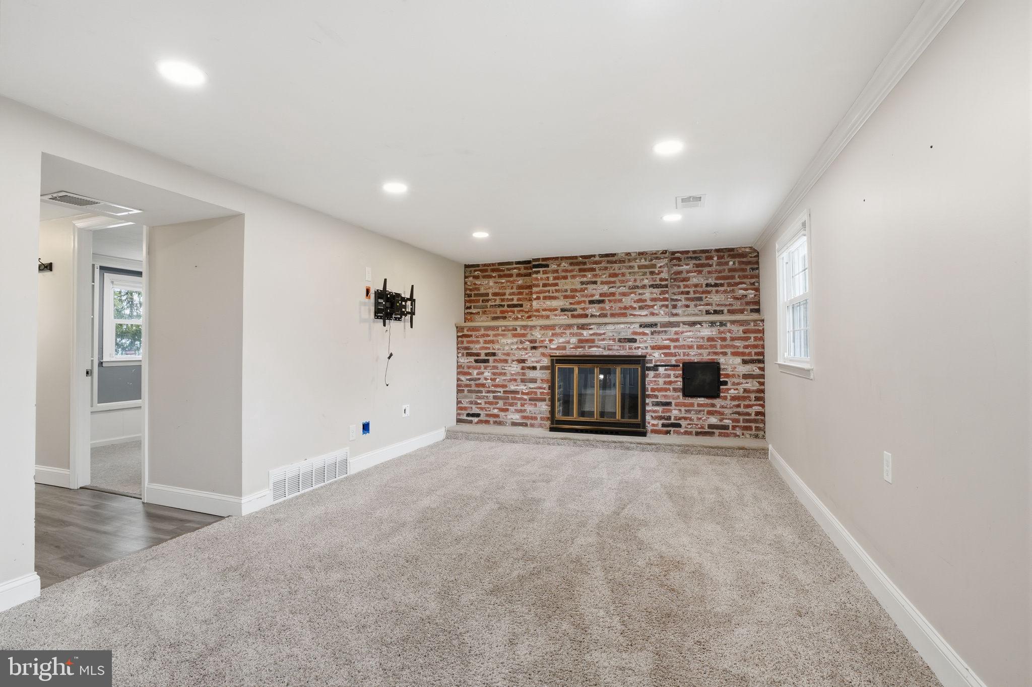 BURGUNDY HILLS - Residential