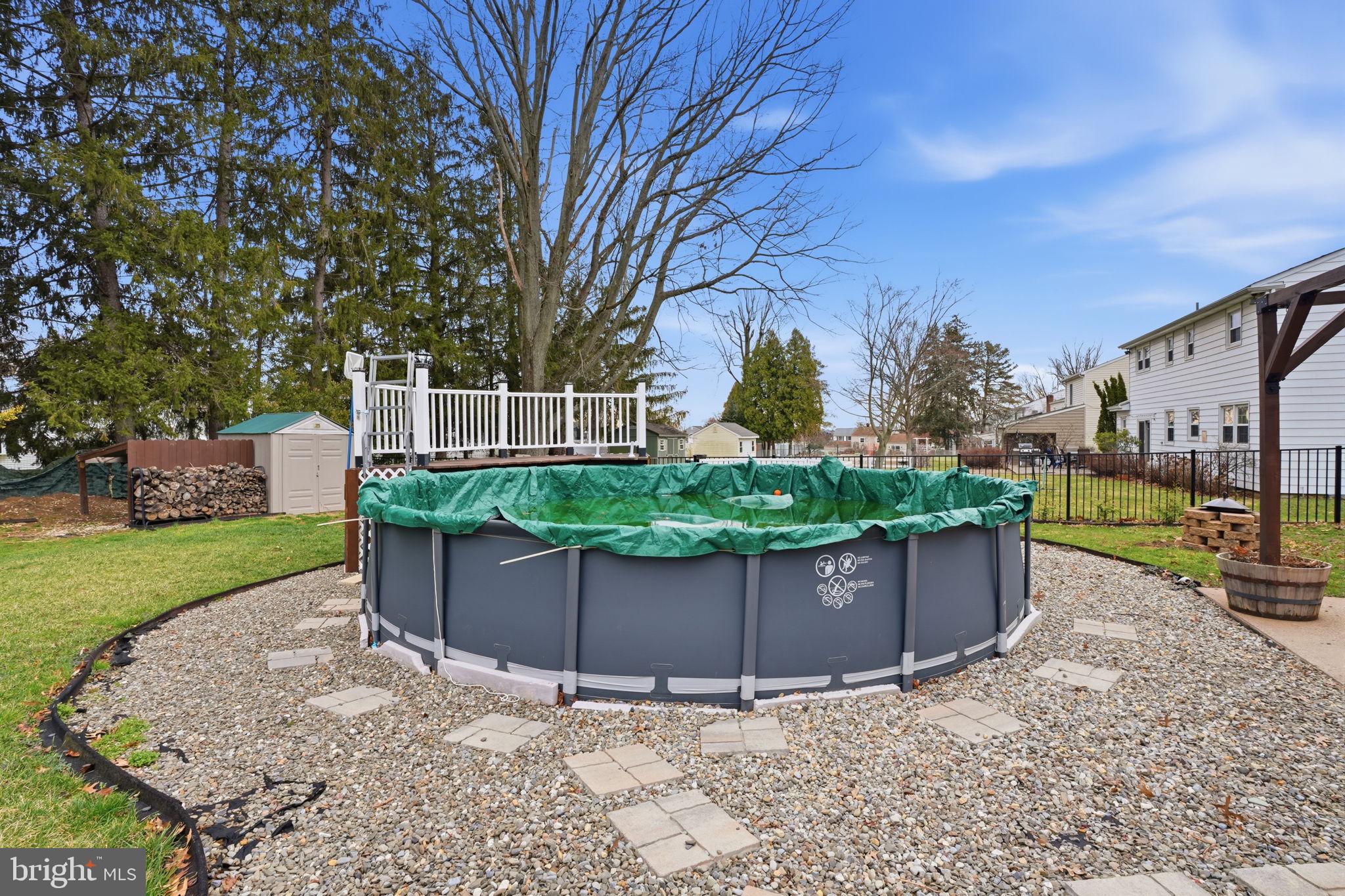 BURGUNDY HILLS - Residential