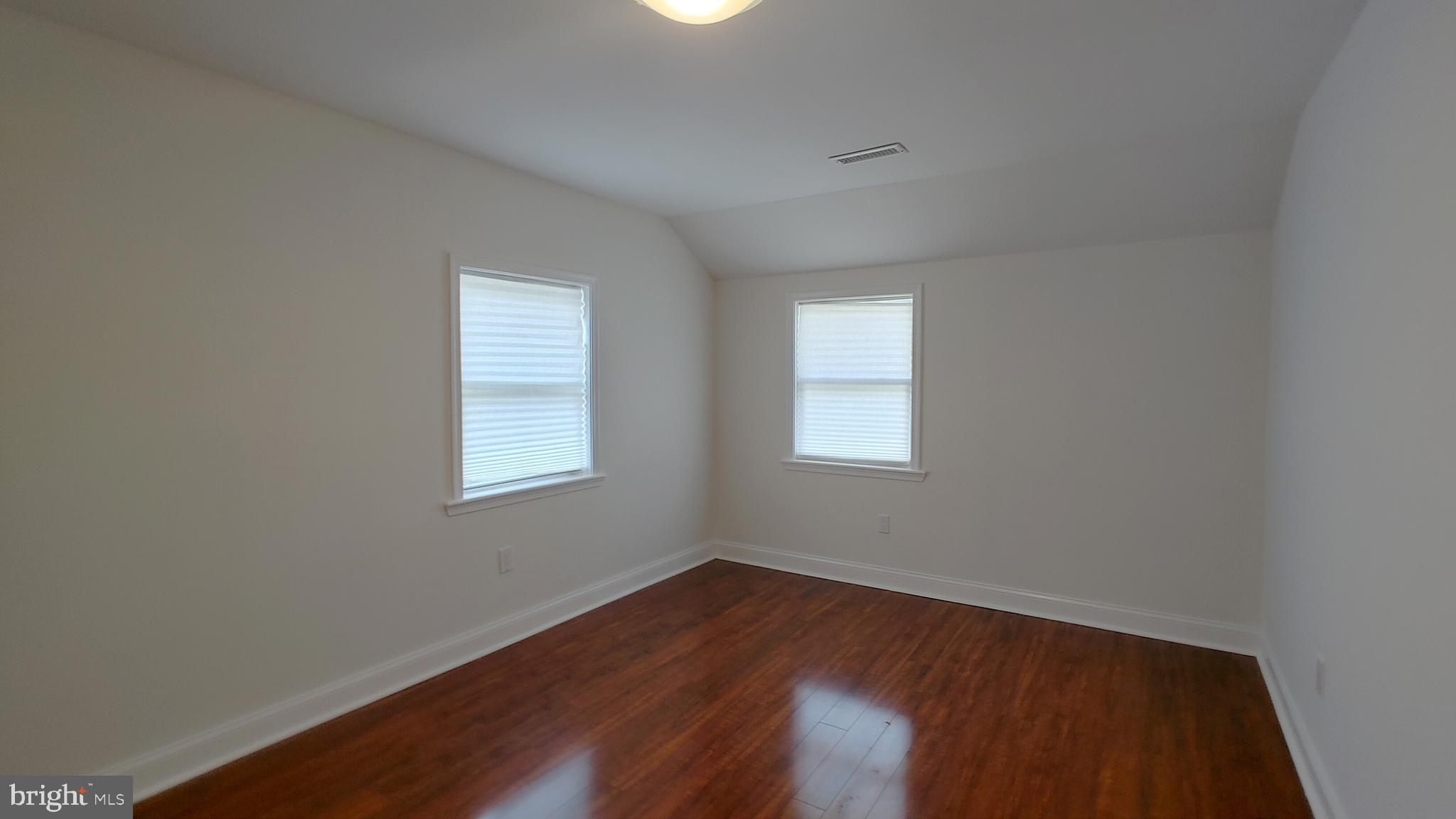 EDNOR GARDENS - LAKESIDE - Residential