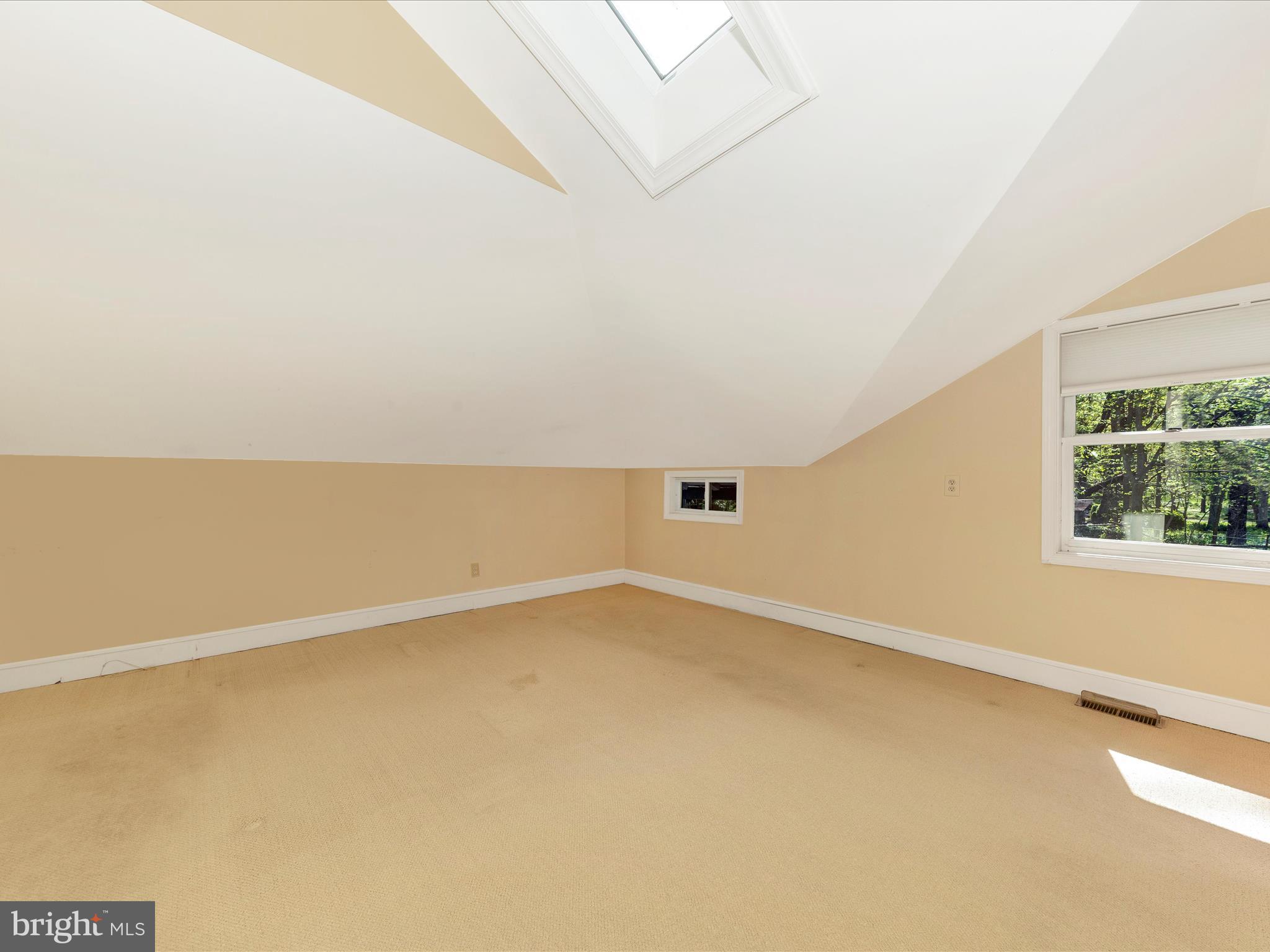 CLAYMONT CHASE - Residential