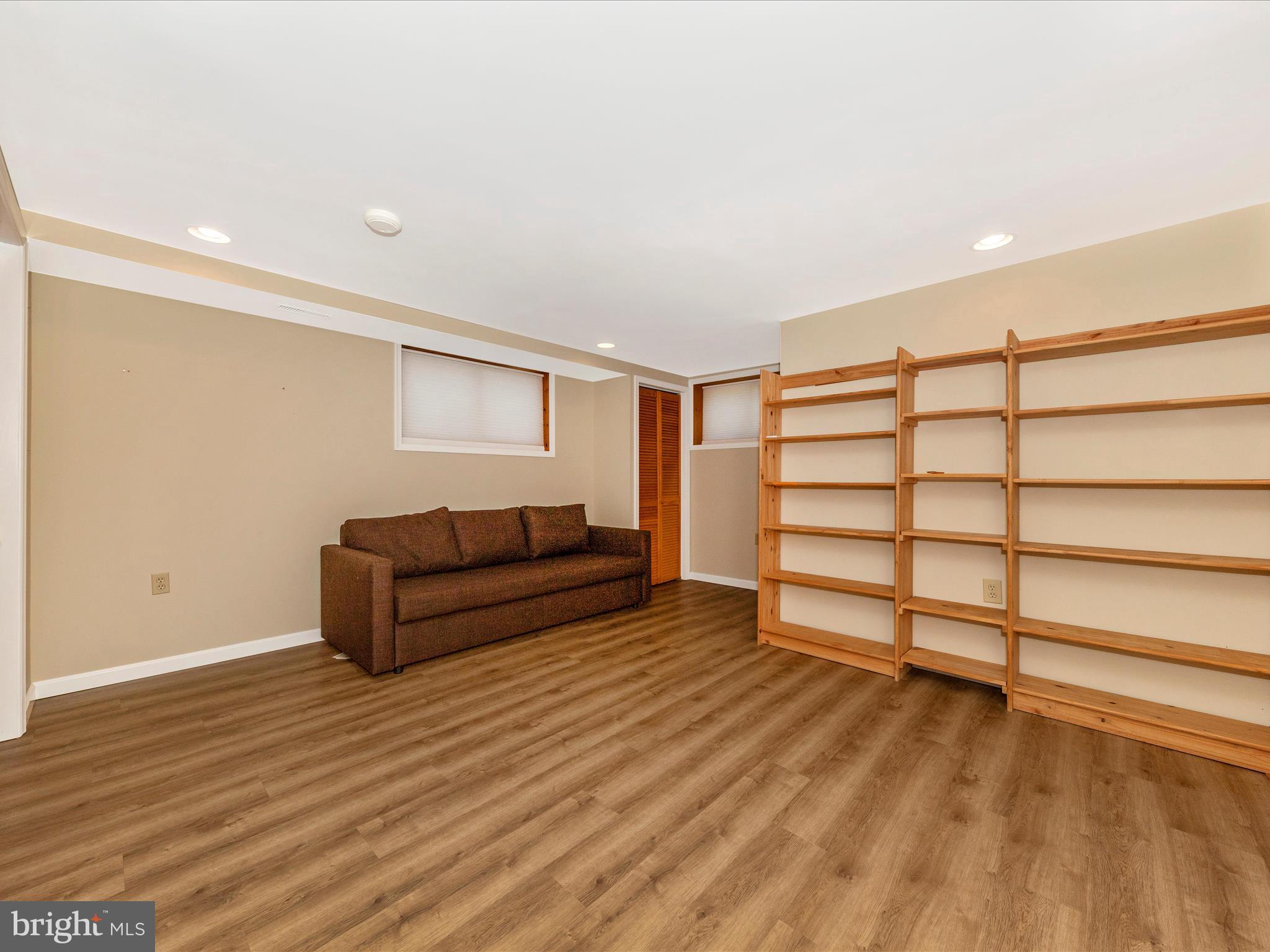 CLAYMONT CHASE - Residential