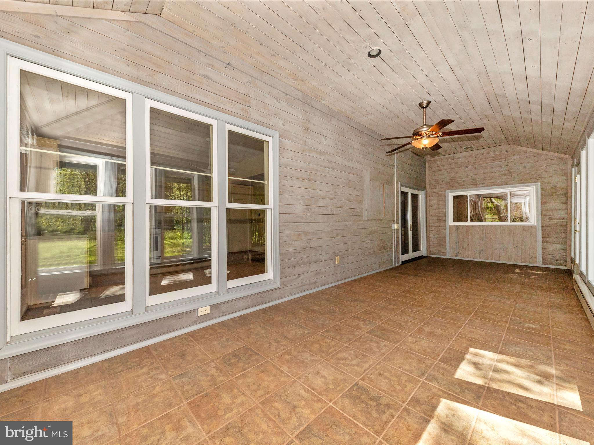 CLAYMONT CHASE - Residential