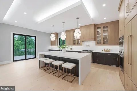 1052 Balls Hill Road, McLean, VA MLS: VAFX2270662