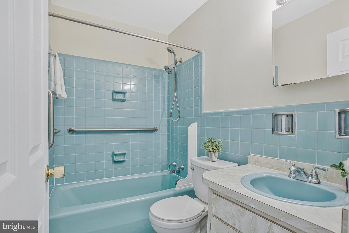 GREEN HILL PARK - Residential