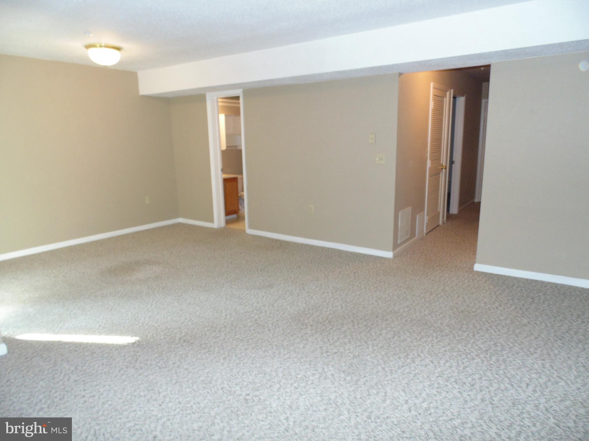 CROFTON VILLAGE - Residential Lease