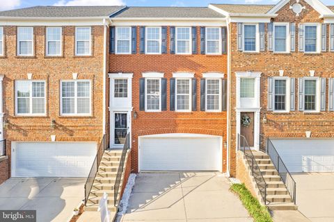 Townhouse For Rent - 7056 Courtyard Way<br/> HAYMARKET, VA 20169