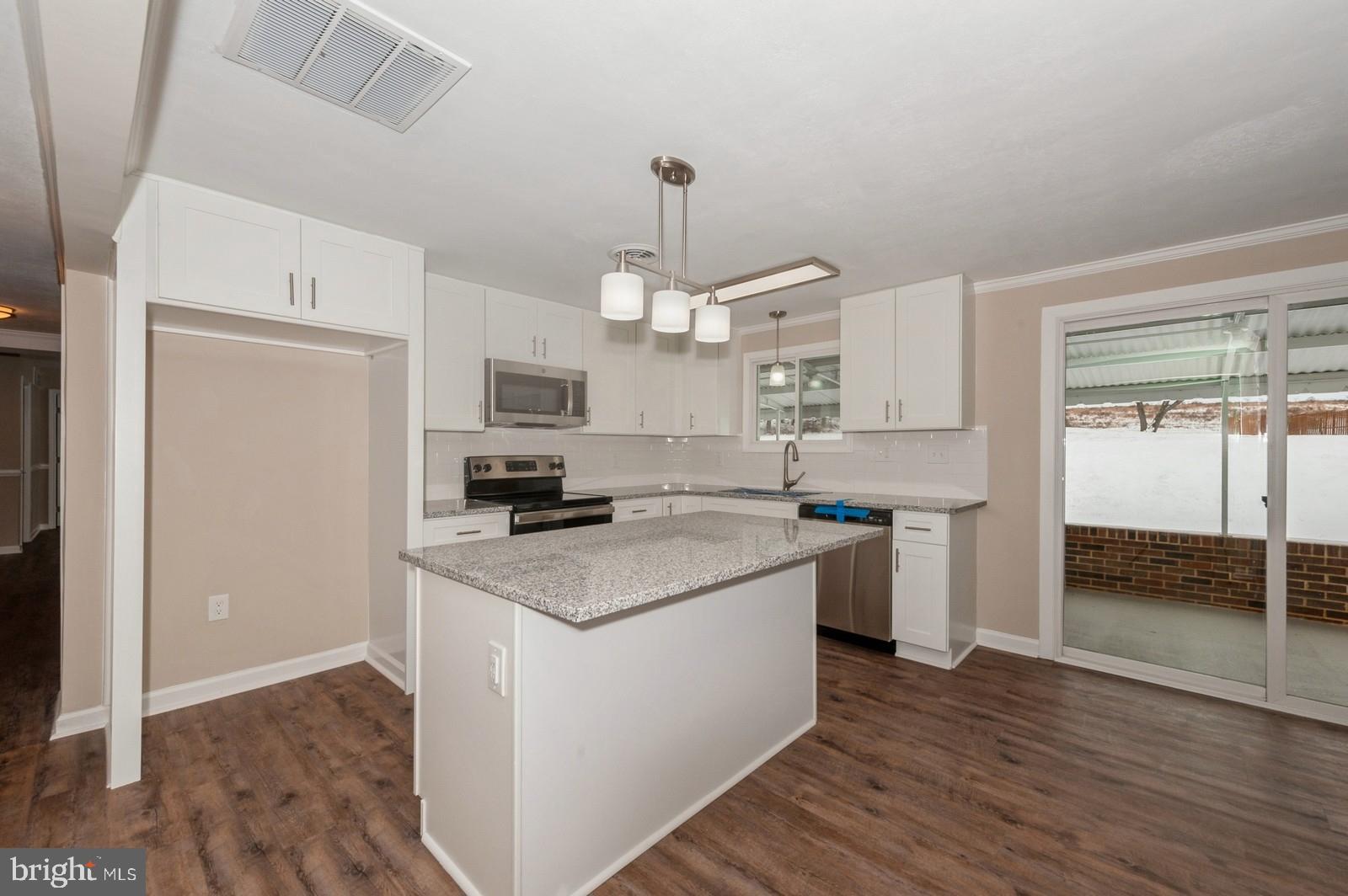 HAMPSTEAD - Residential