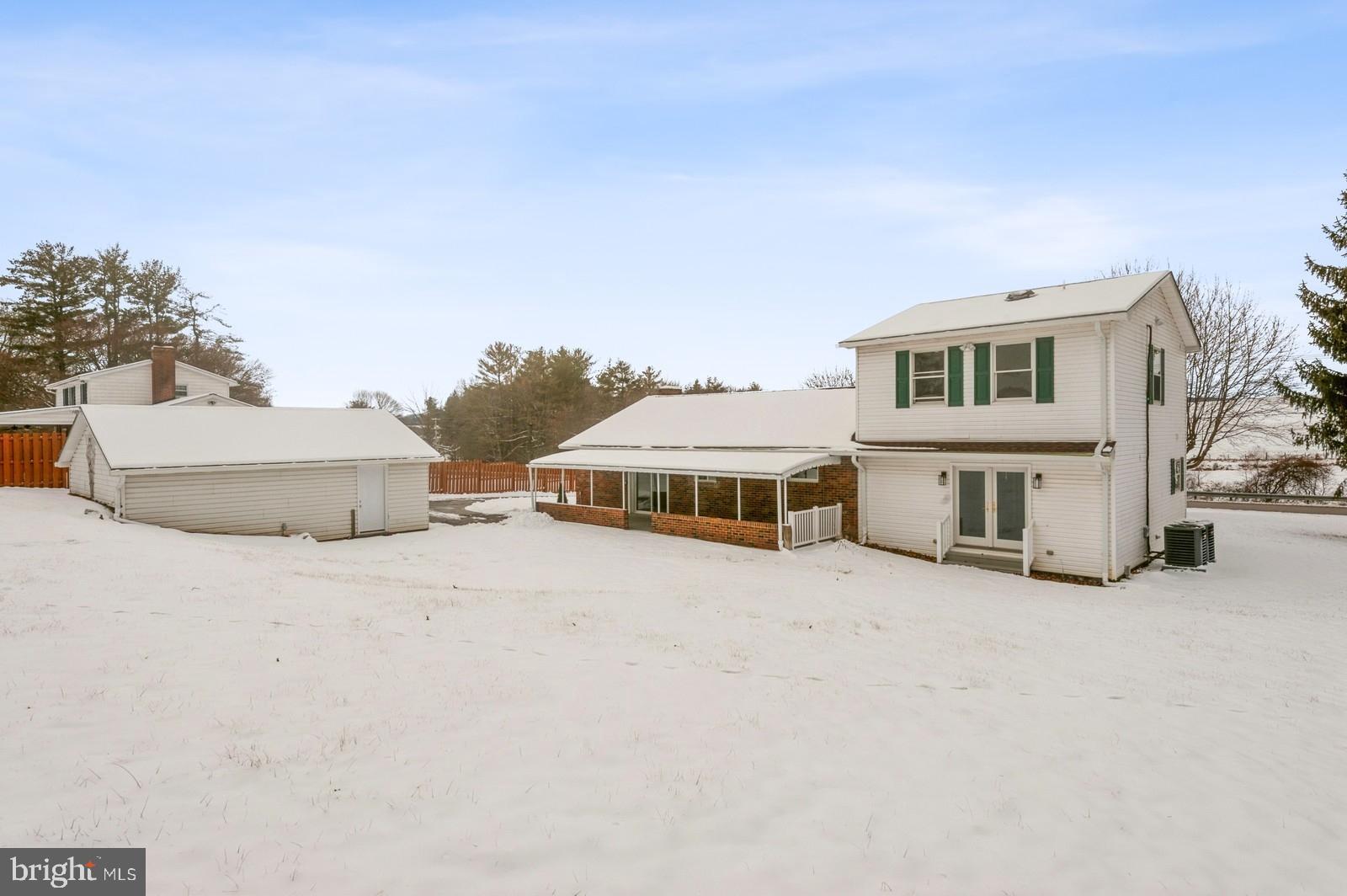 HAMPSTEAD - Residential