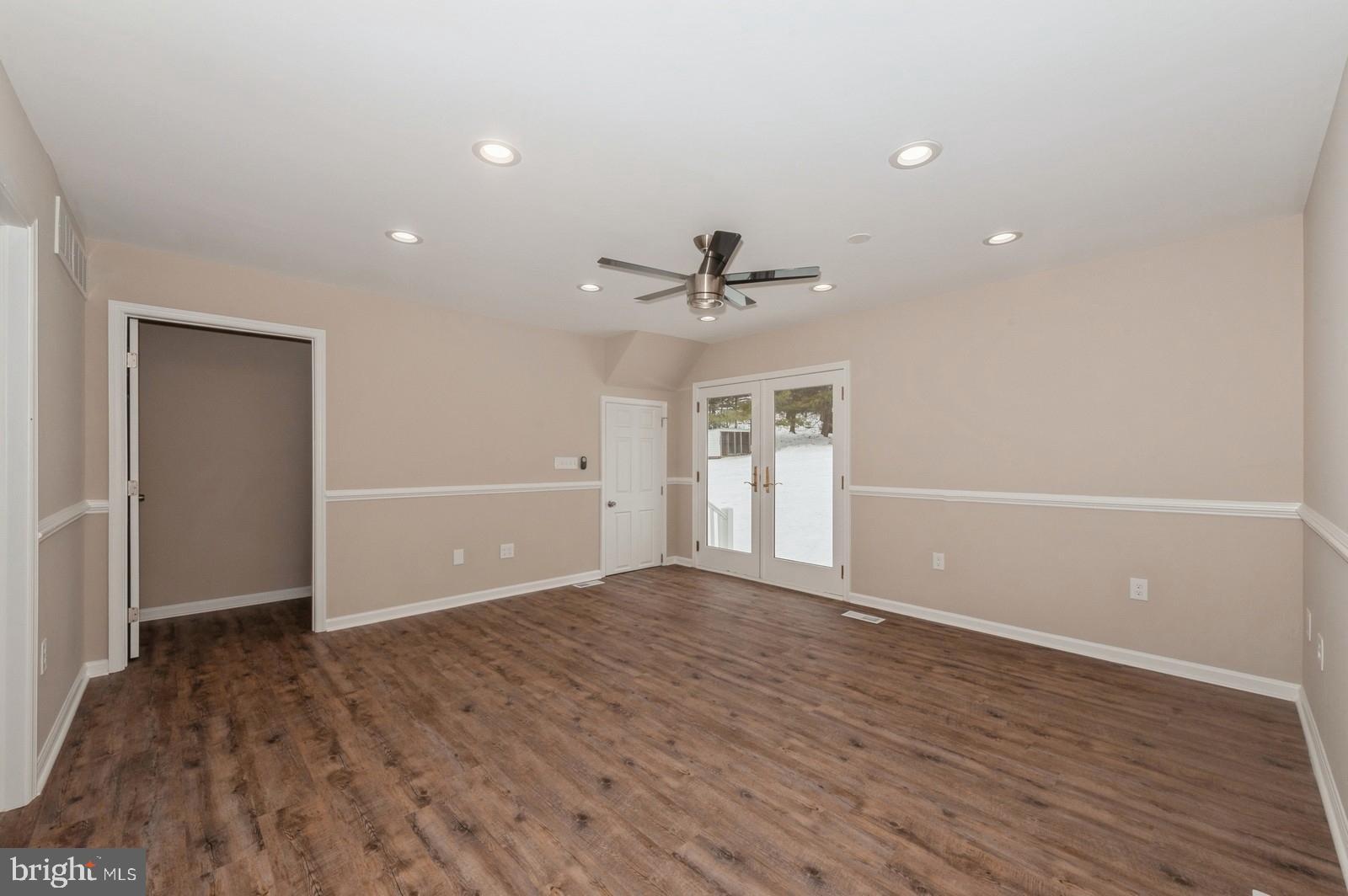 HAMPSTEAD - Residential