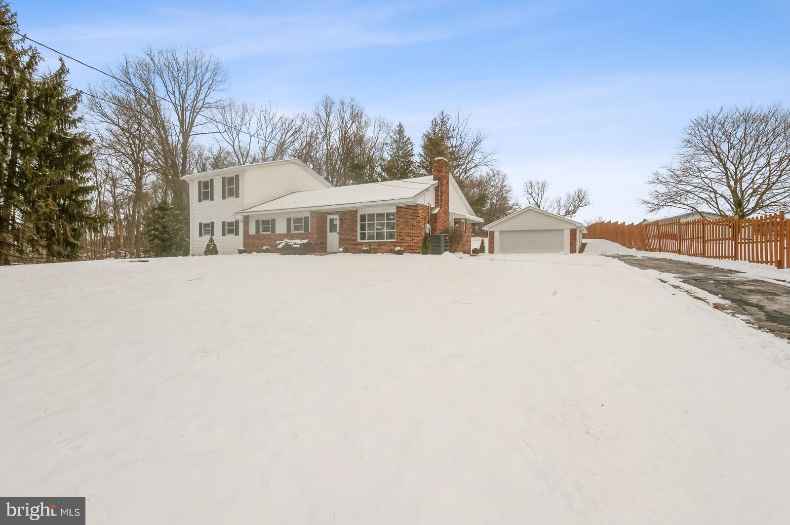 HAMPSTEAD - Residential