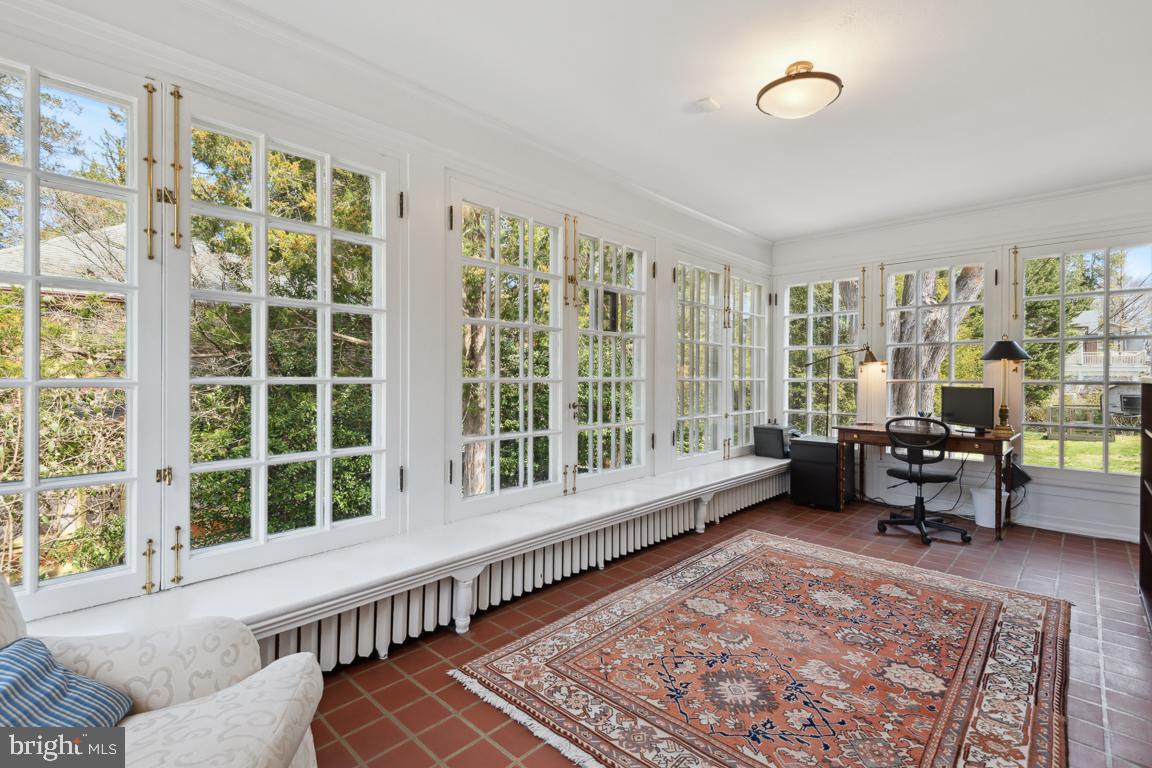 NORTH ROLAND PARK - Residential