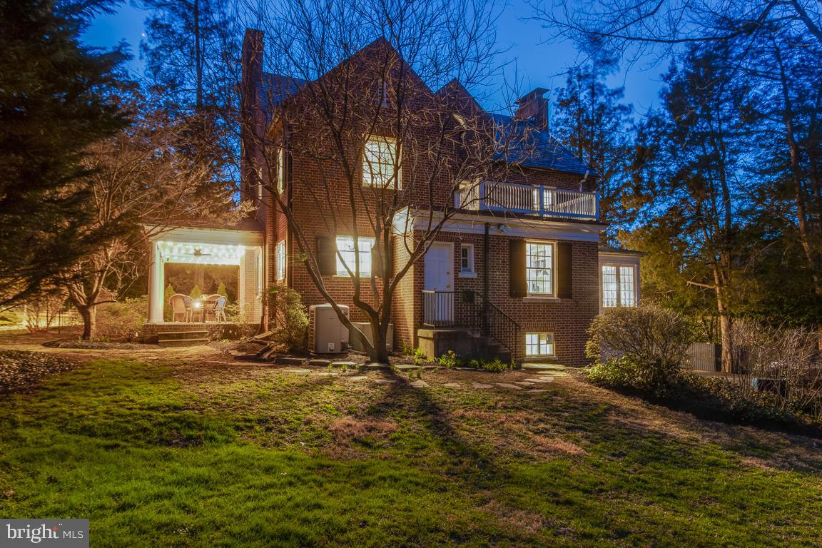 NORTH ROLAND PARK - Residential