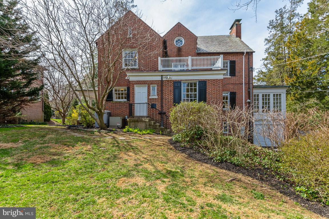 NORTH ROLAND PARK - Residential