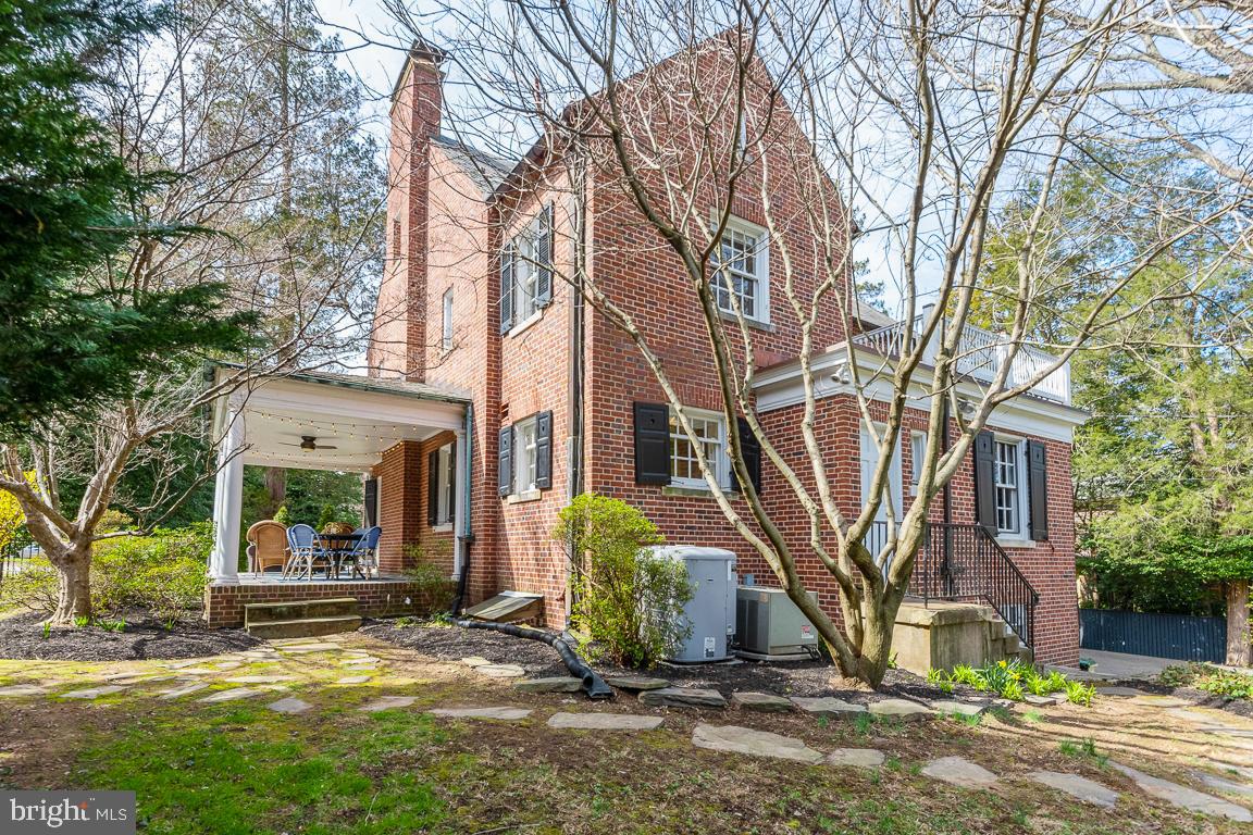 NORTH ROLAND PARK - Residential
