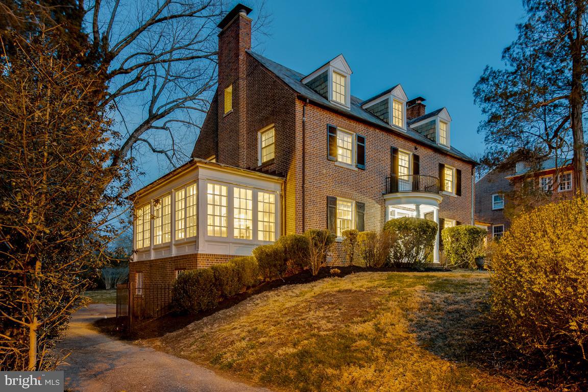 NORTH ROLAND PARK - Residential