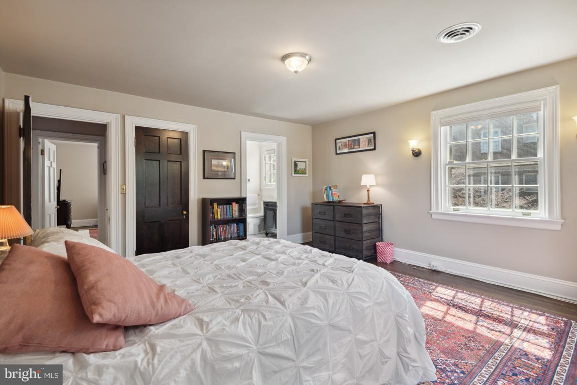 NORTH ROLAND PARK - Residential