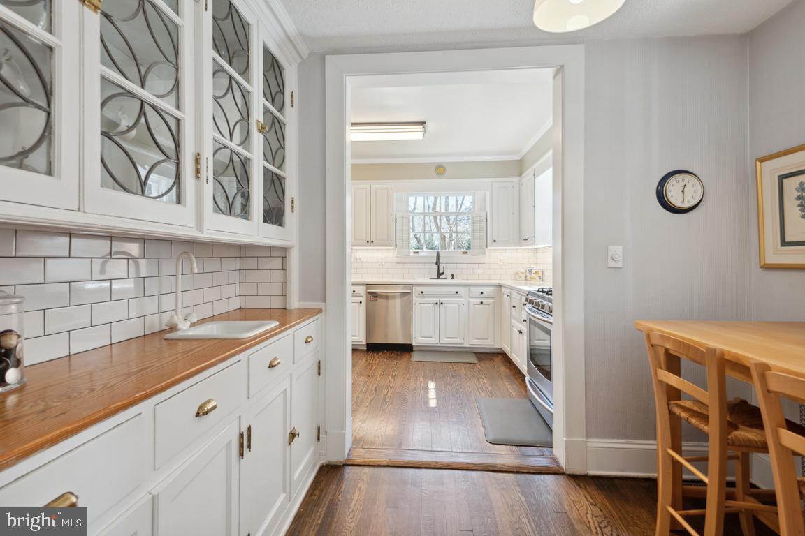 NORTH ROLAND PARK - Residential