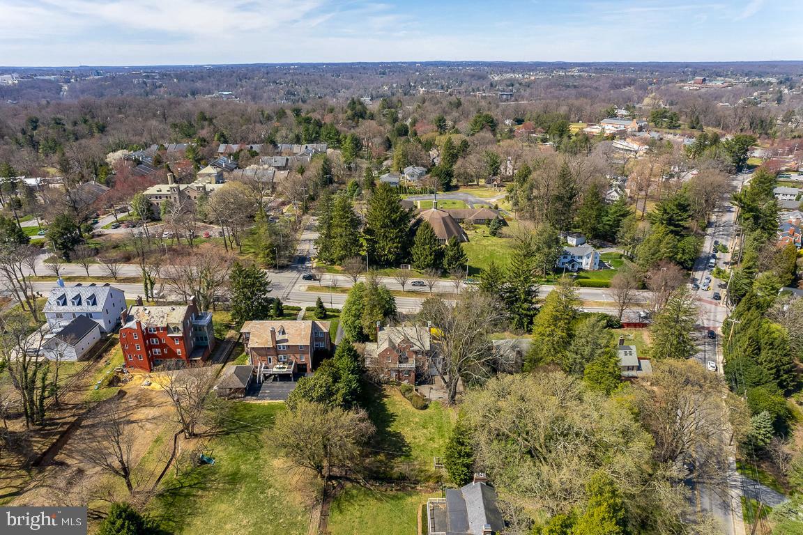 NORTH ROLAND PARK - Residential