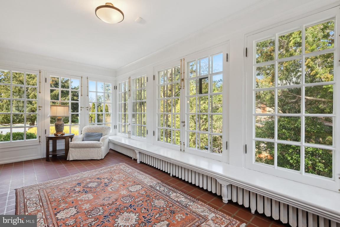 NORTH ROLAND PARK - Residential