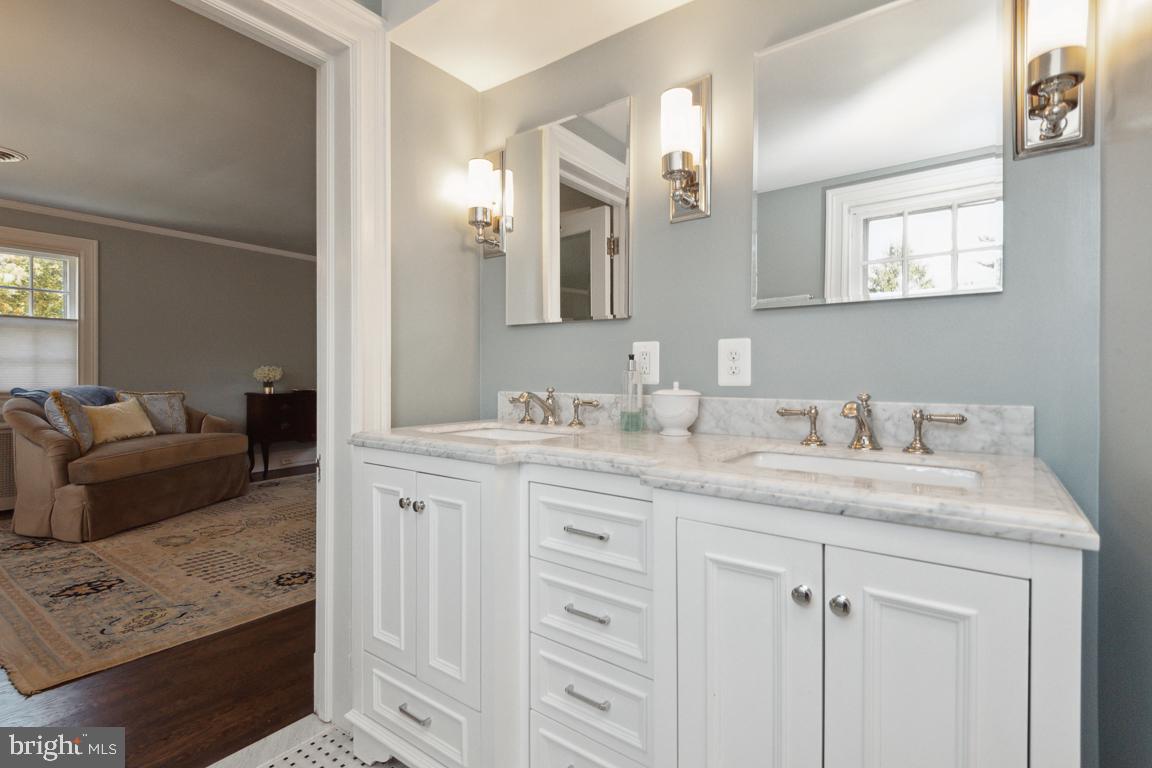 NORTH ROLAND PARK - Residential