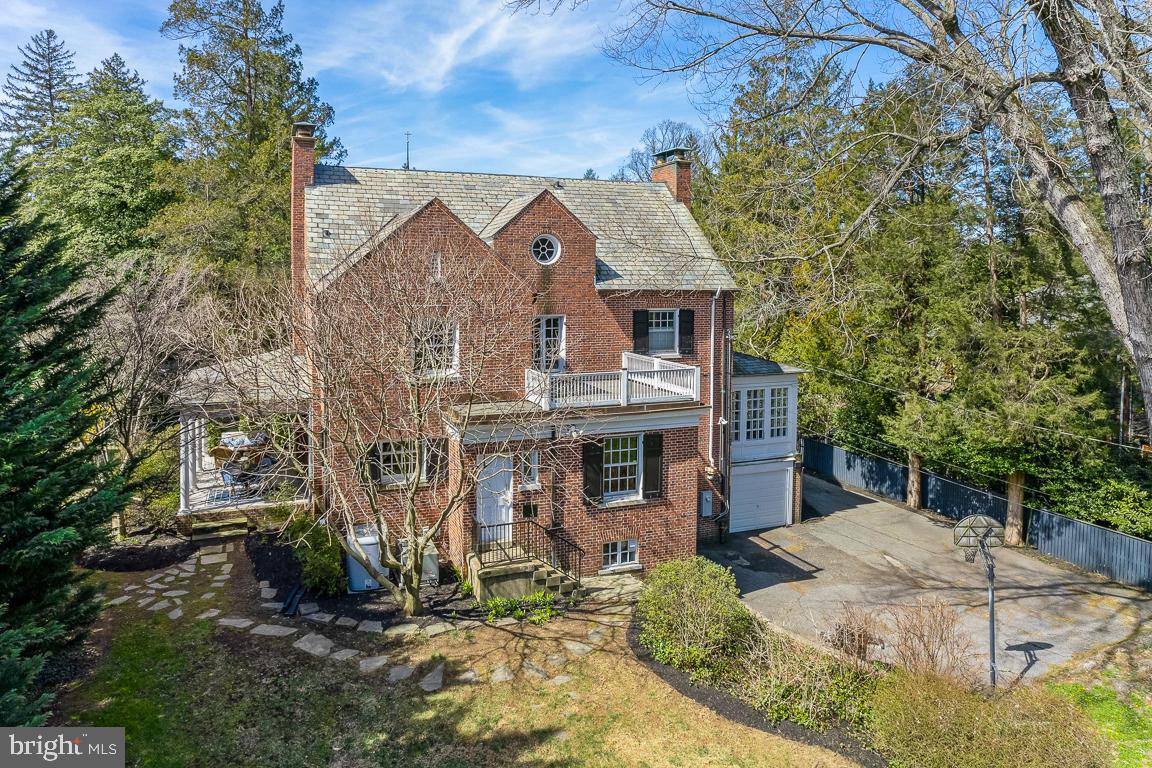 NORTH ROLAND PARK - Residential