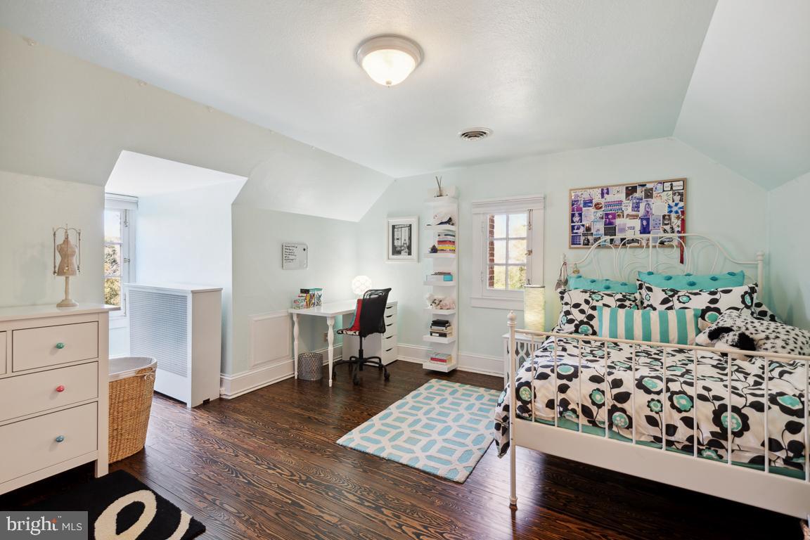 NORTH ROLAND PARK - Residential