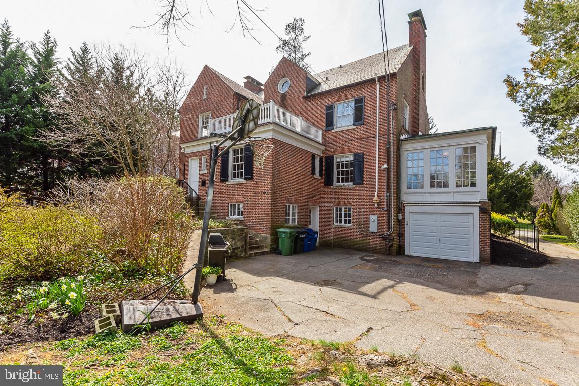 NORTH ROLAND PARK - Residential