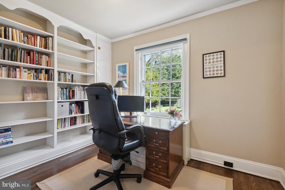 NORTH ROLAND PARK - Residential