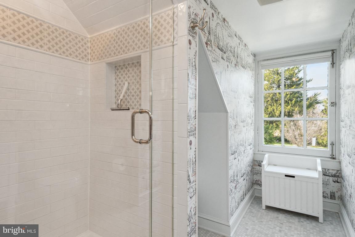 NORTH ROLAND PARK - Residential