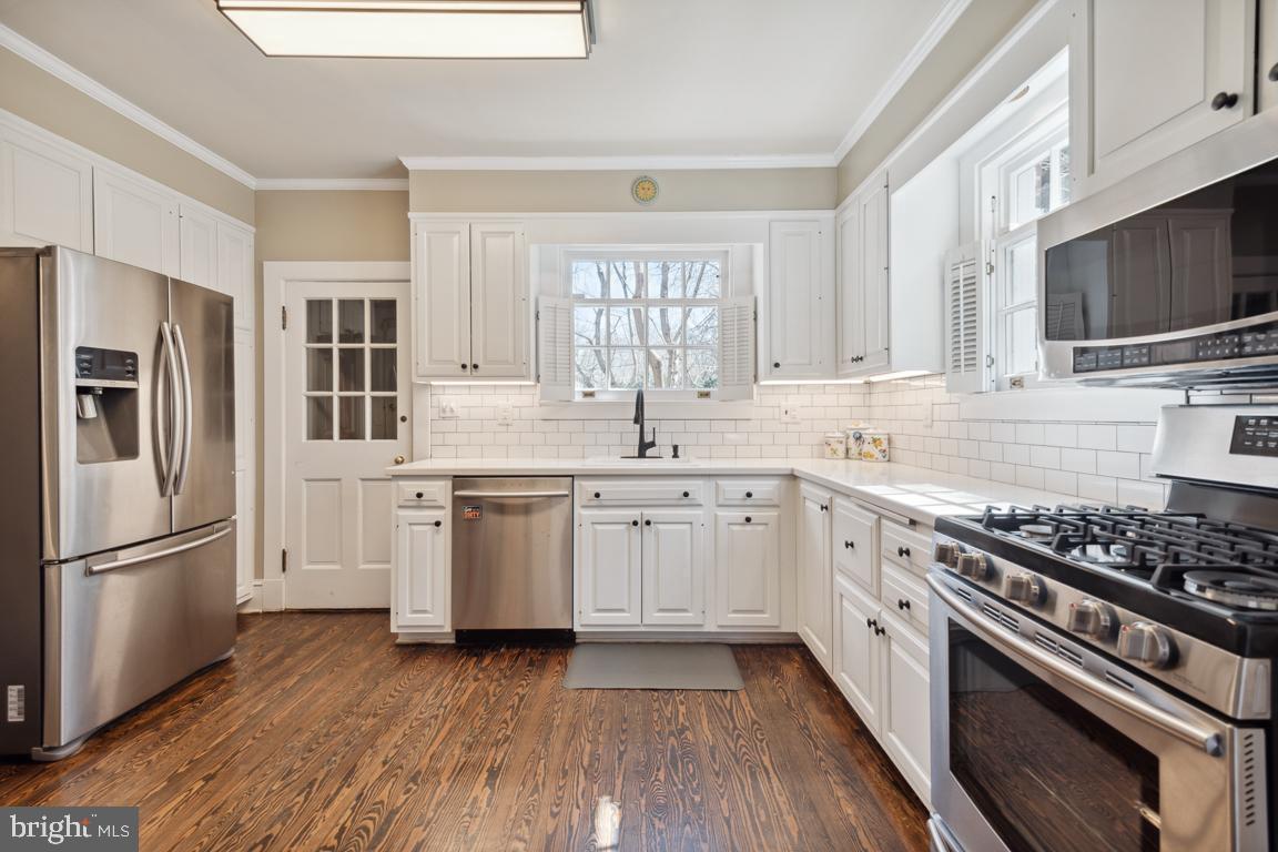 NORTH ROLAND PARK - Residential