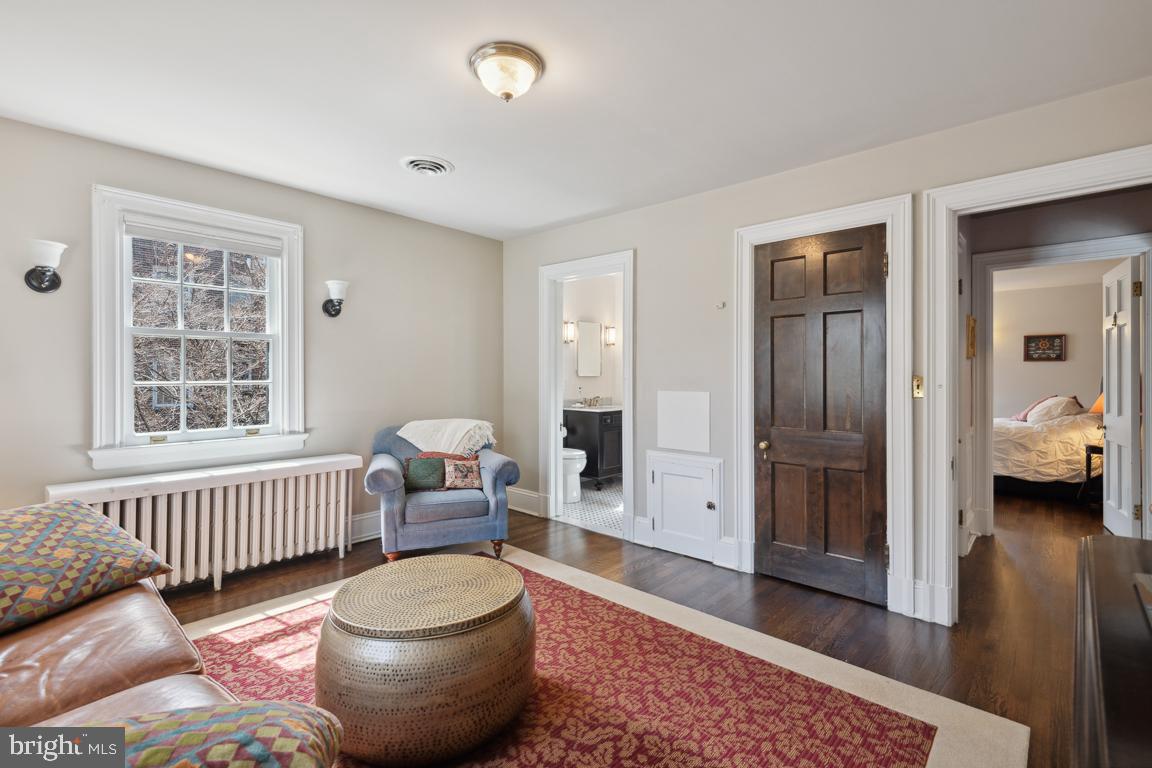 NORTH ROLAND PARK - Residential