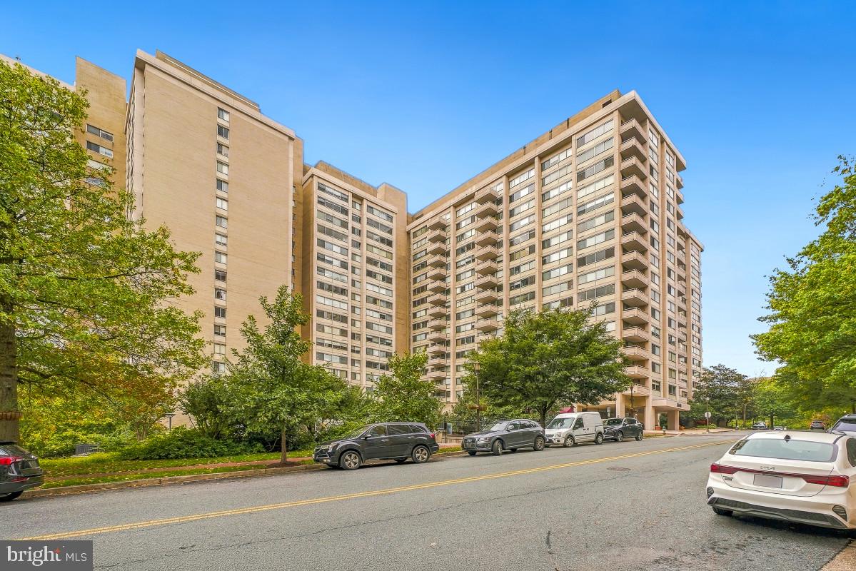 5500 FRIENDSHIP BOULEVARD 2424N