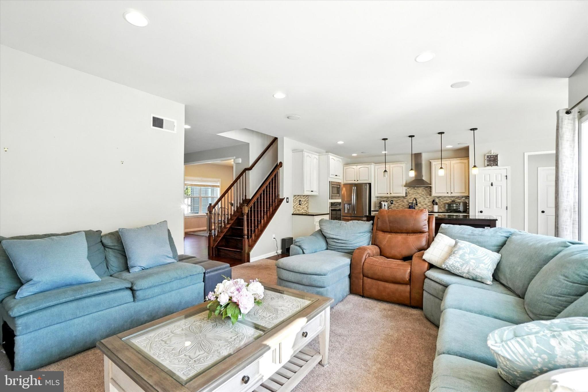 ROLLING MEADOWS - Residential