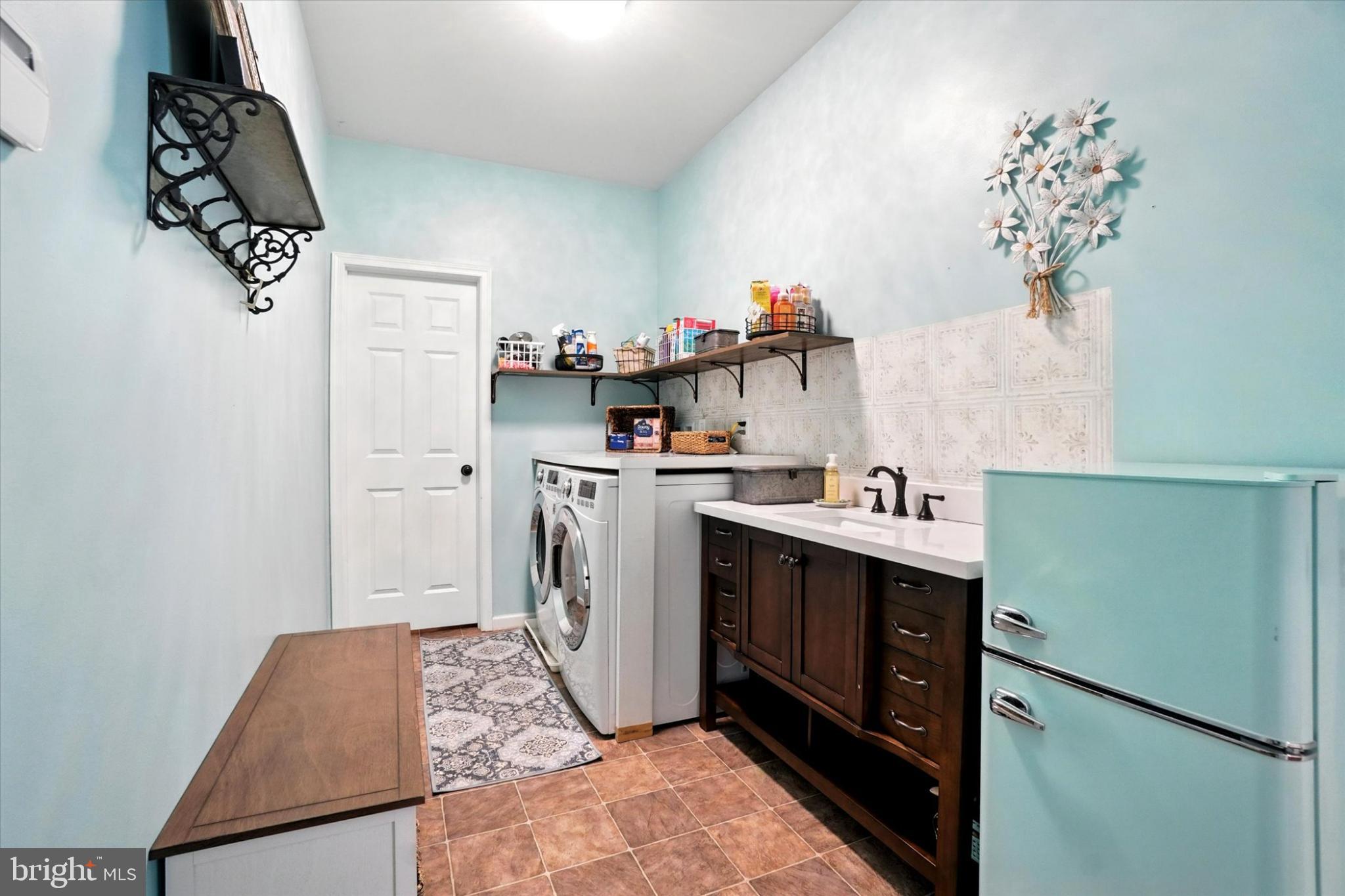 ROLLING MEADOWS - Residential