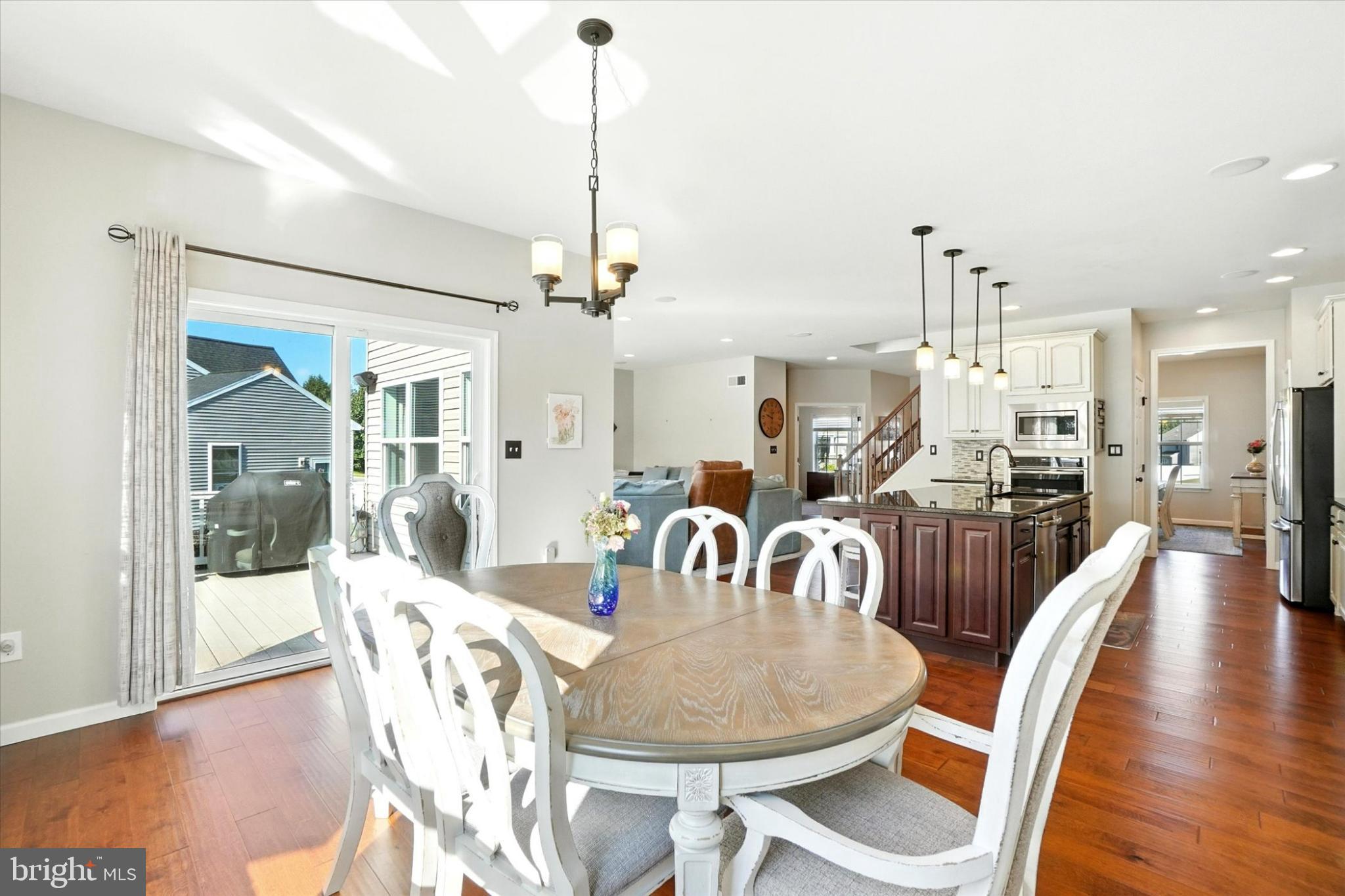 ROLLING MEADOWS - Residential