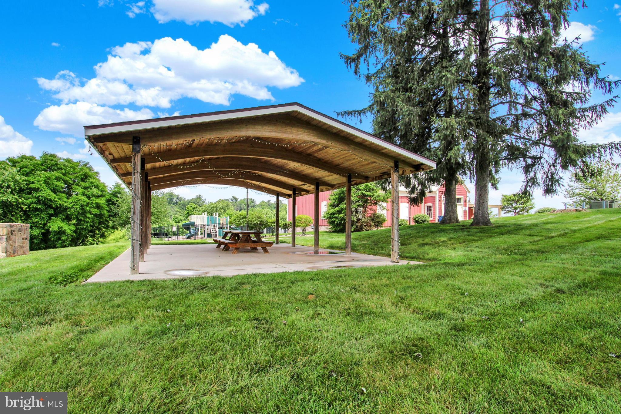 ROLLING MEADOWS - Residential