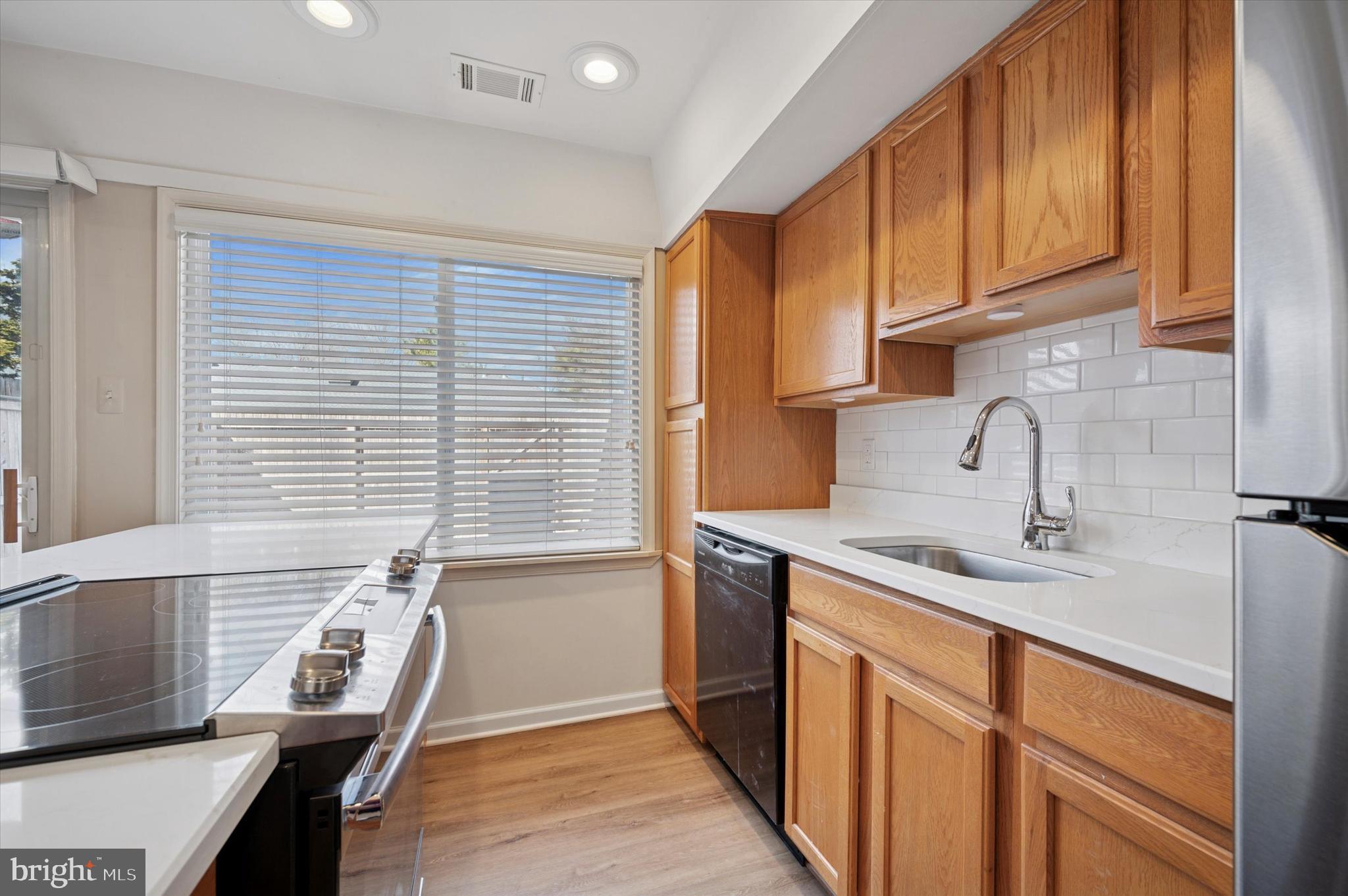 GEORGETOWN OF PHIL - Residential Lease