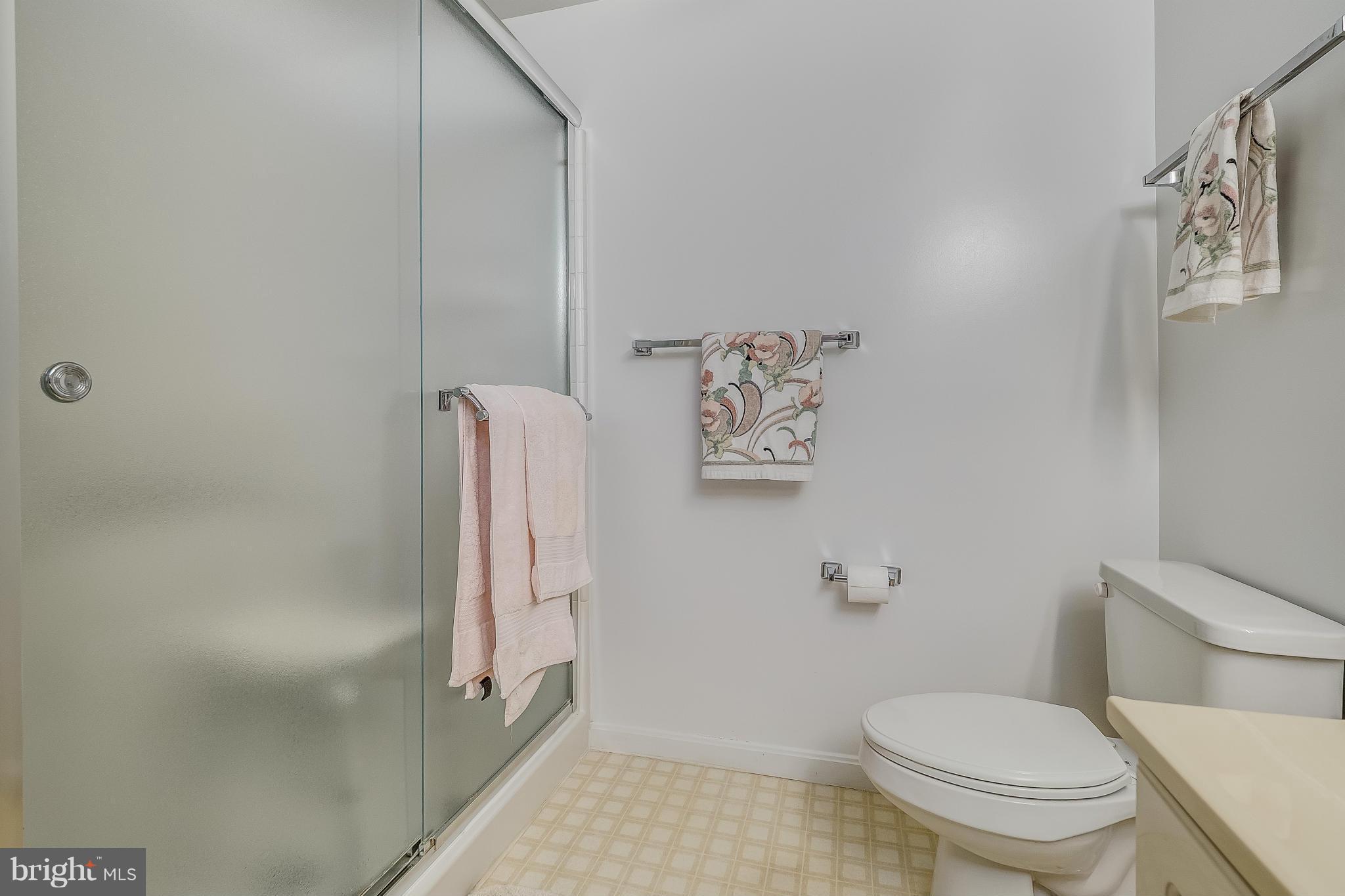 LANSDOWNE WOODS LEISURE WORLD - Residential Lease