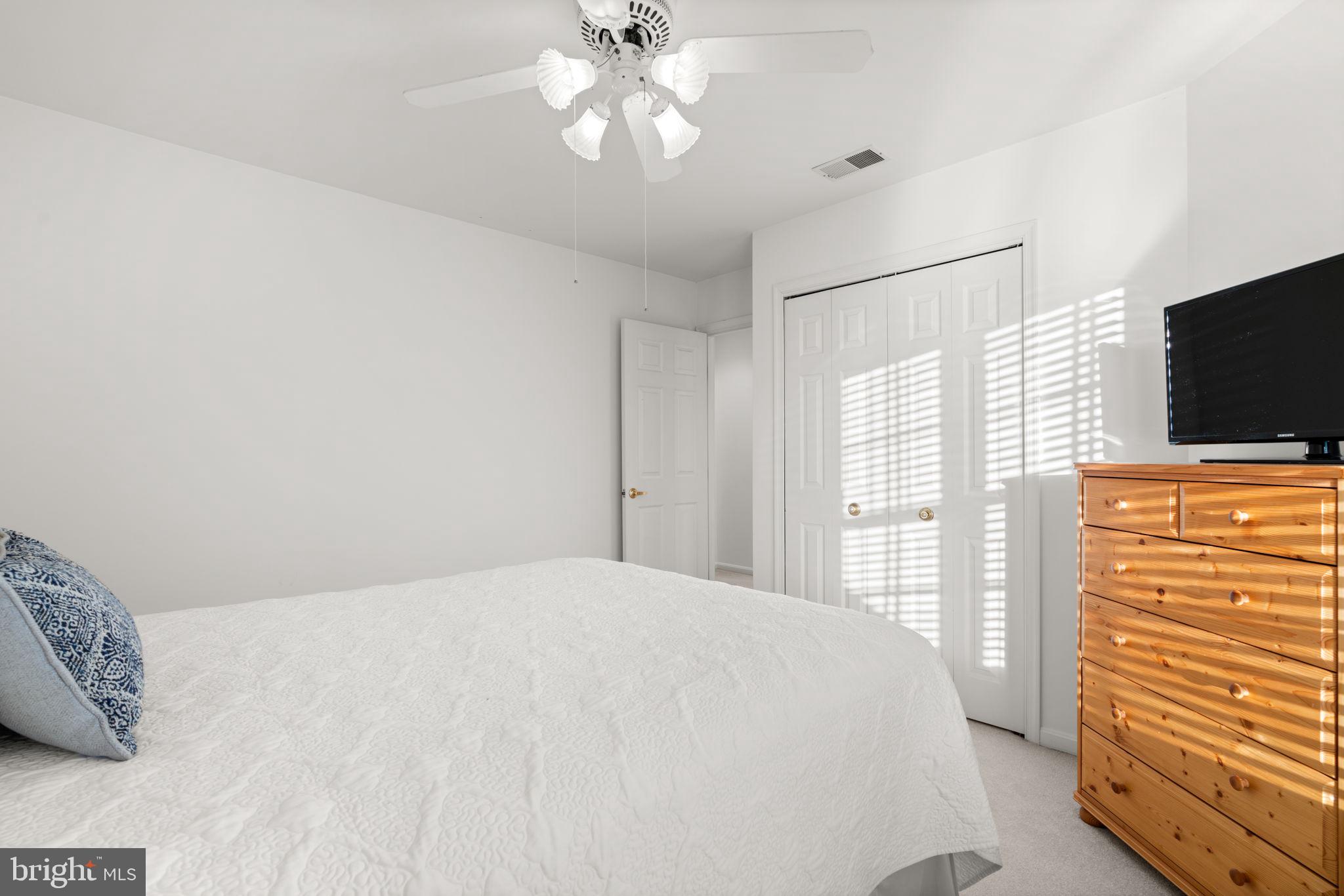 HOBBITS GLEN - Residential