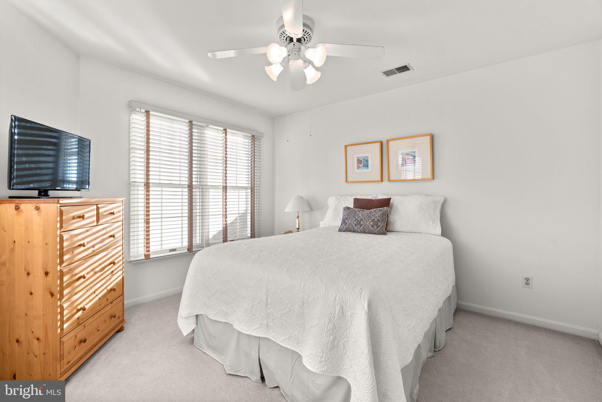 HOBBITS GLEN - Residential